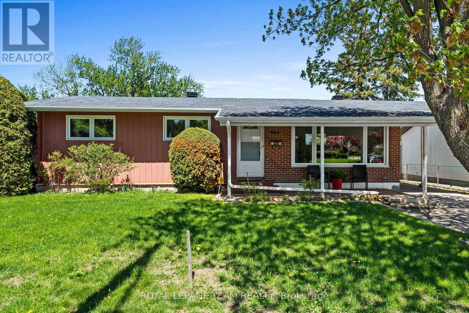 1131 Deer Park Road, Ottawa, Ontario  K2E 6G7 - Photo 2 - X13445536