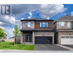 236 CALVINGTON AVENUE, Ottawa, Ontario