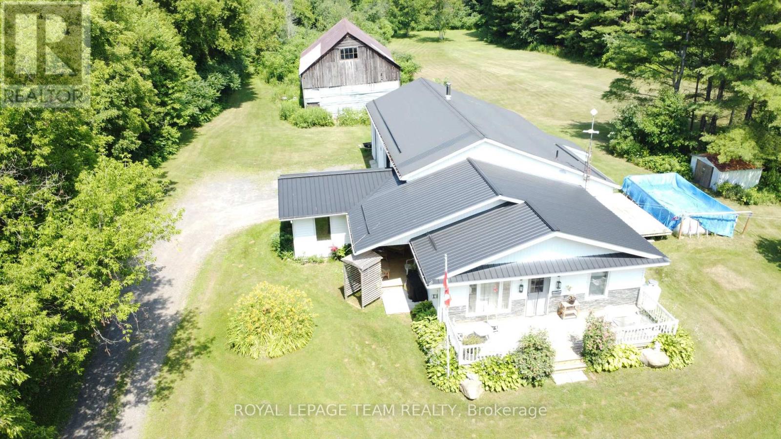 10355 Broken Second Road W, South Dundas, Ontario  K0E 1K0 - Photo 3 - X13445900
