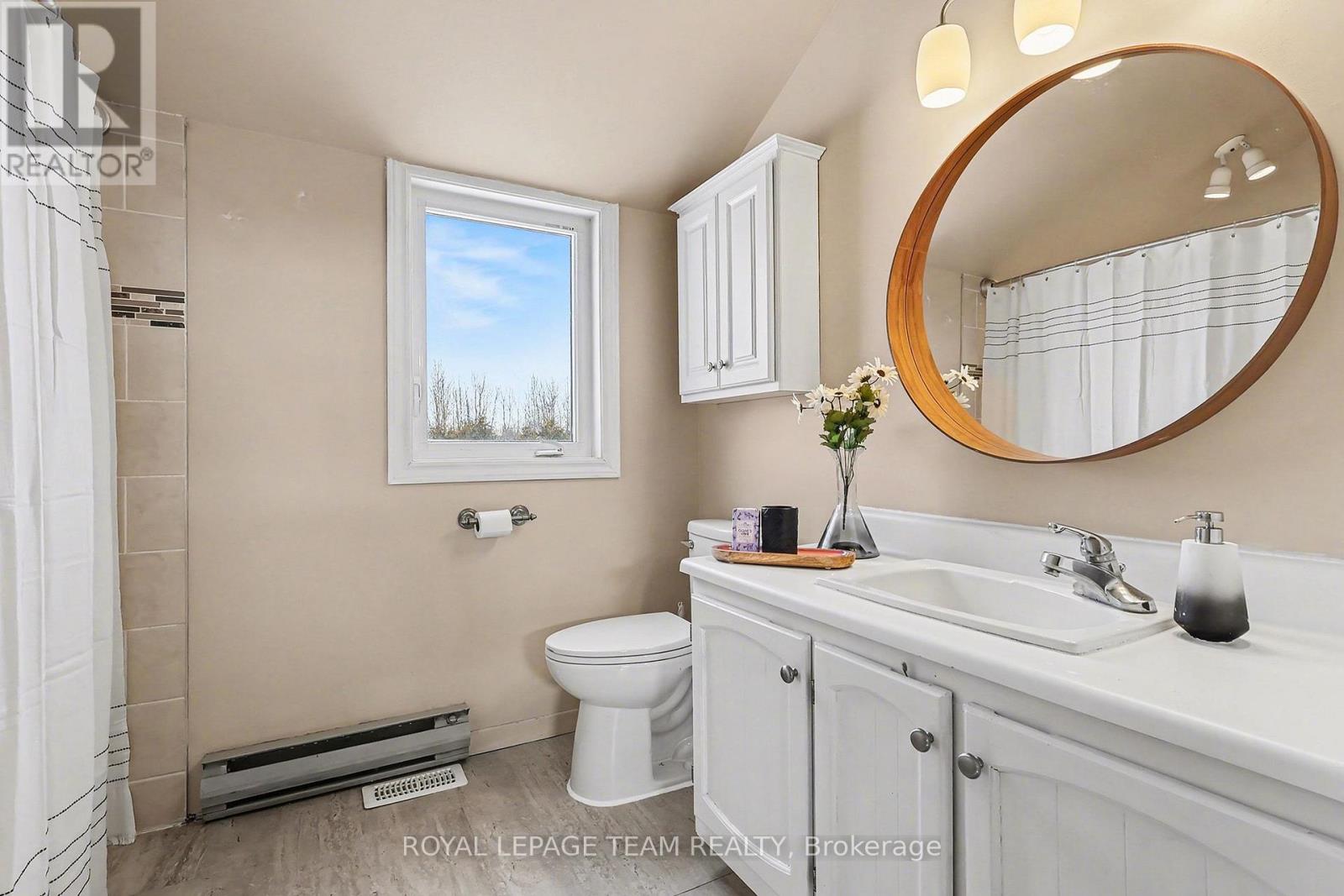237 Queen West Street, North Dundas, Ontario  K0C 1H0 - Photo 19 - X13445932