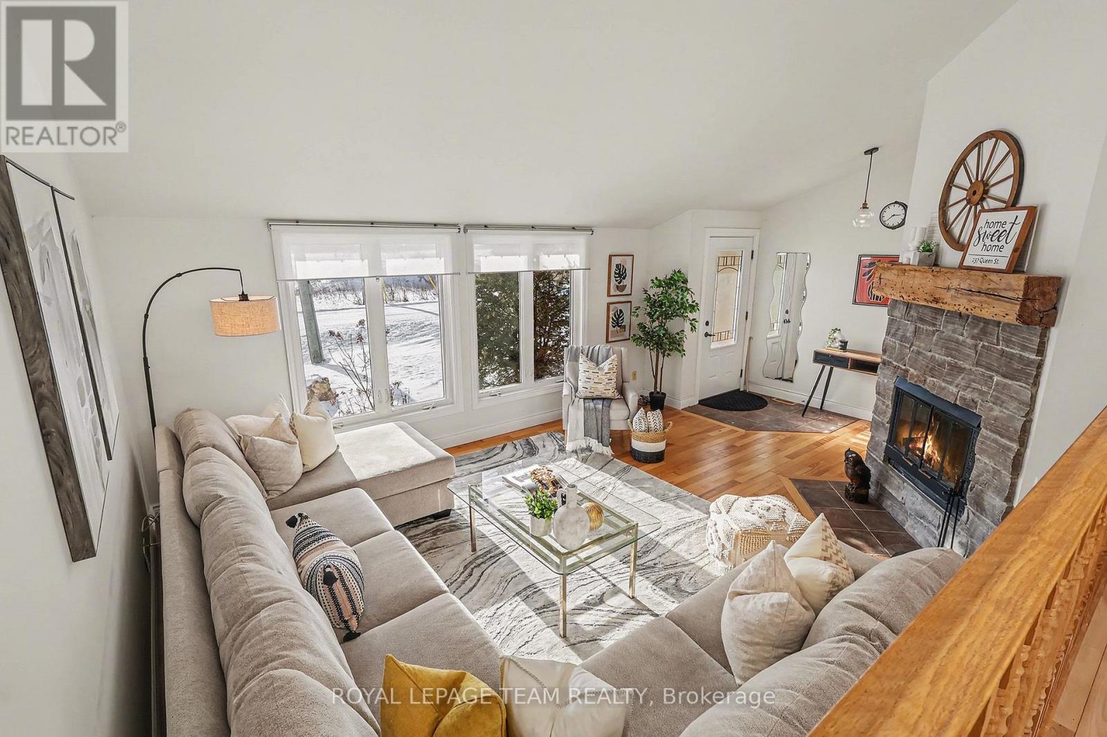 237 Queen West Street, North Dundas, Ontario  K0C 1H0 - Photo 8 - X13445932