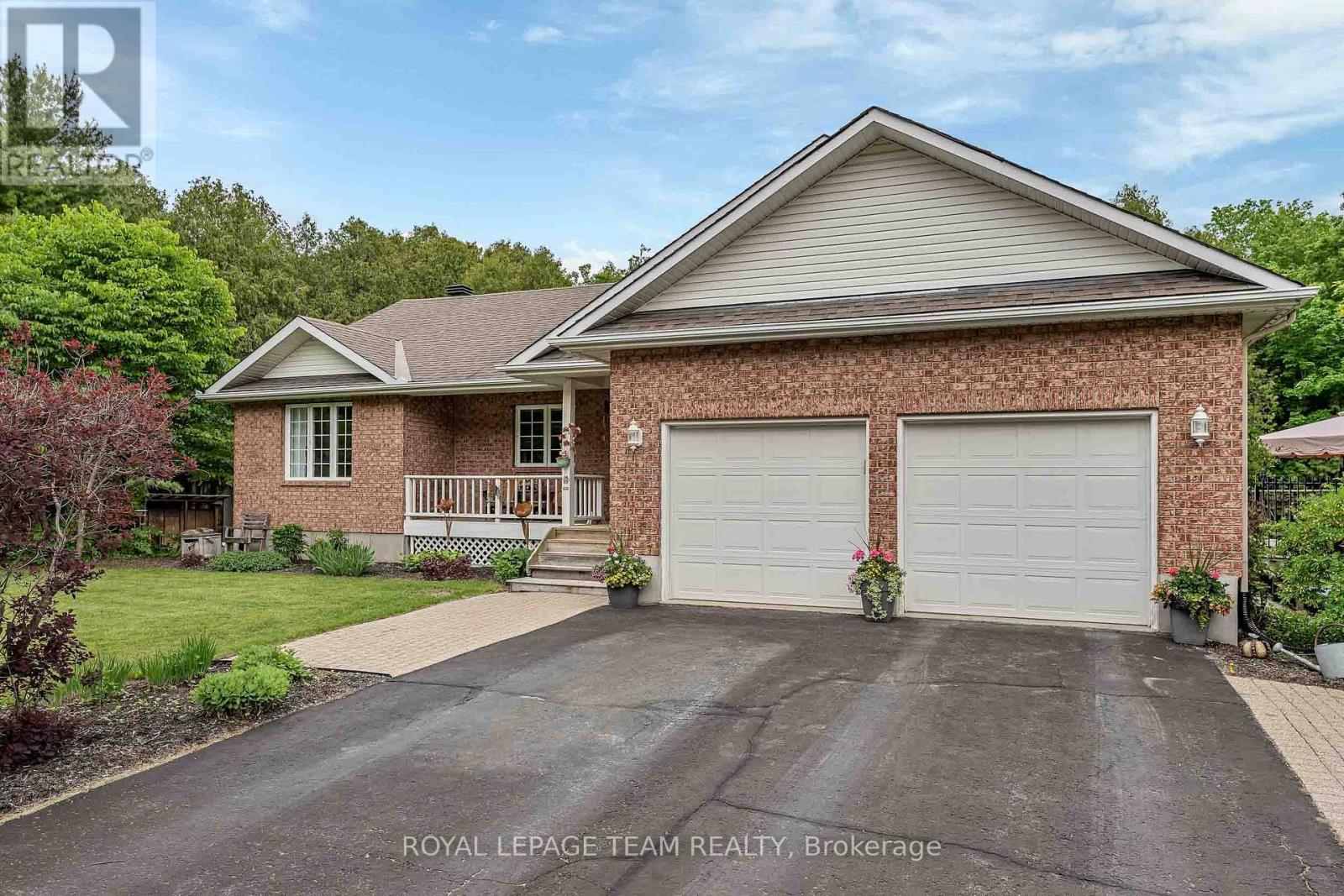 6515 Waddion Drive, Ottawa, Ontario  K4P 1E7 - Photo 2 - X13446018
