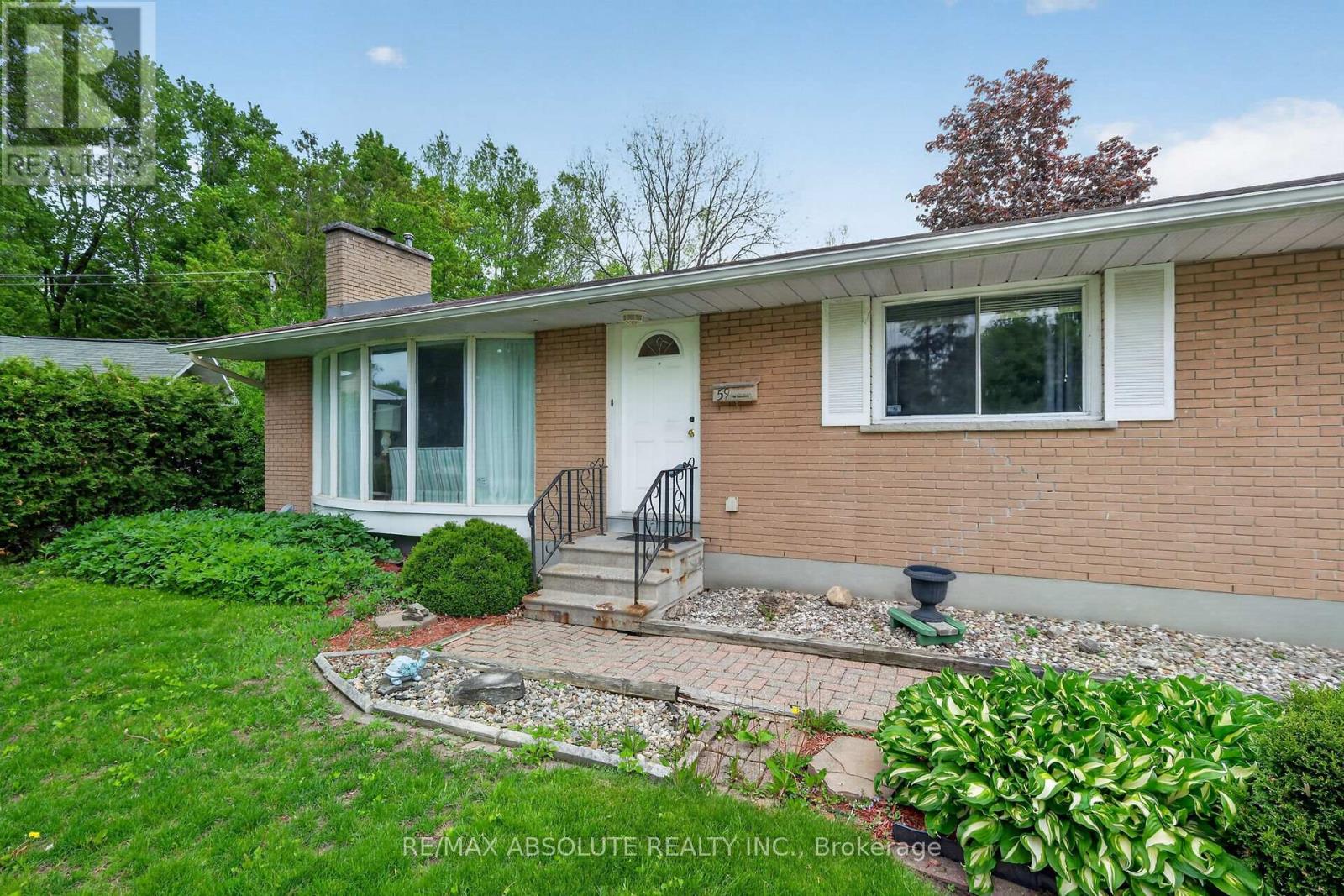 59 Evergreen Drive, Ottawa, Ontario  K2H 6C5 - Photo 3 - X13446048