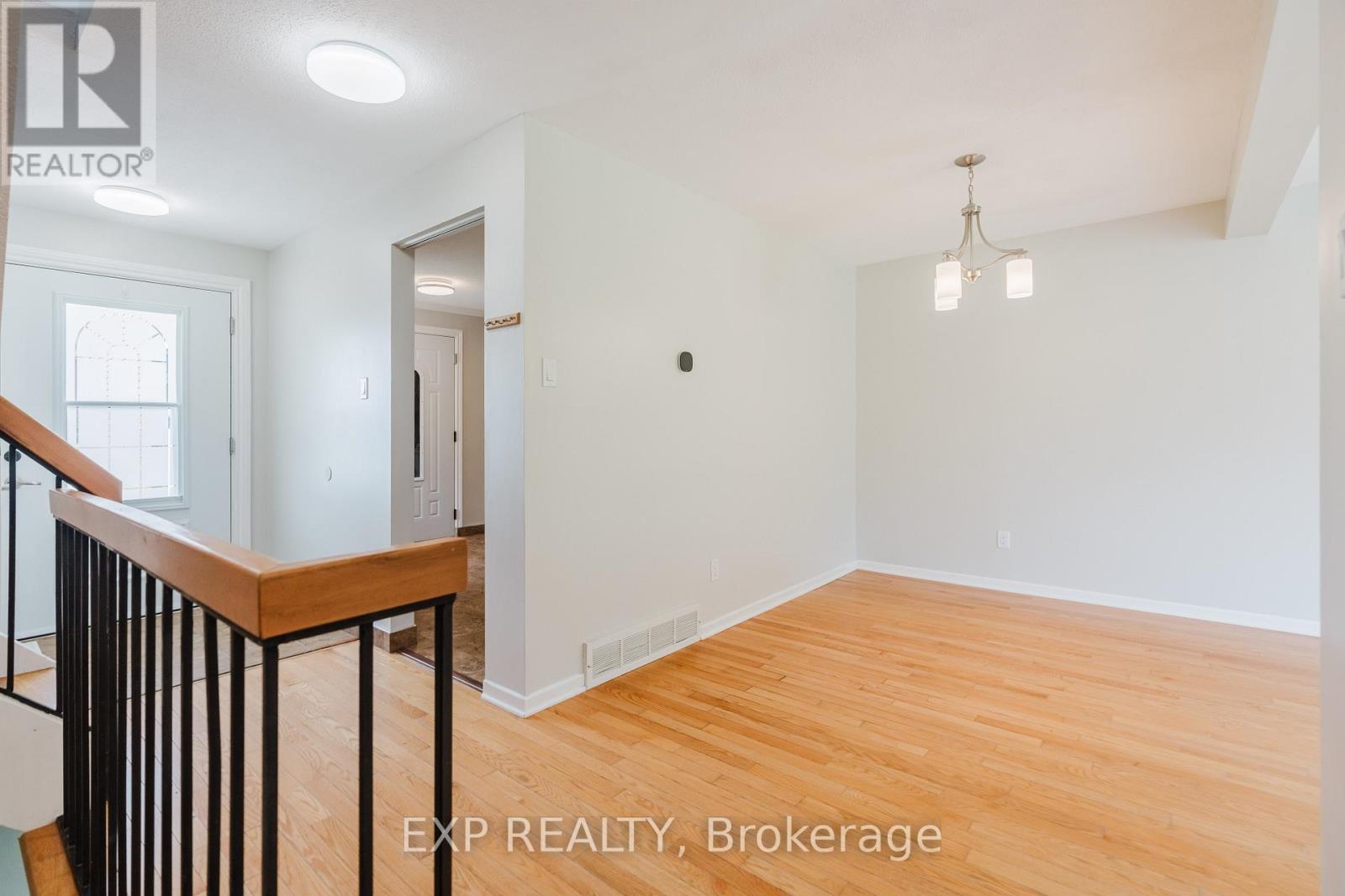 1127 Avignon Court, Ottawa, Ontario  K1C 2M2 - Photo 9 - X13446124
