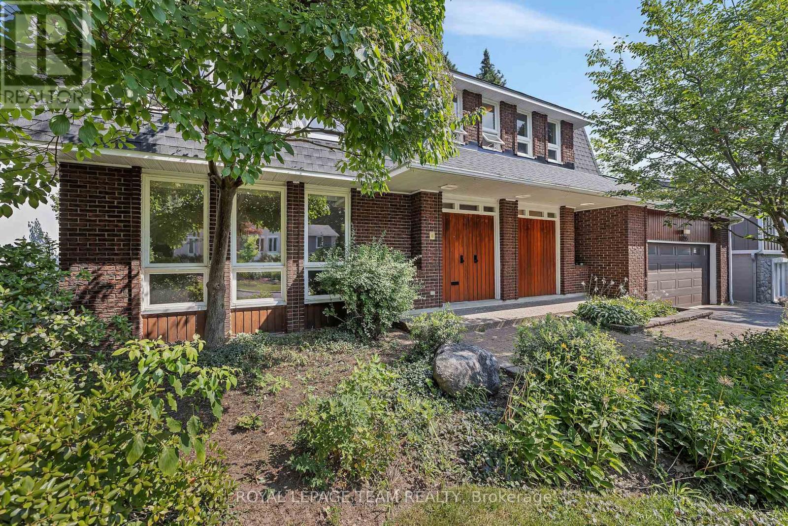 1825 Yale Avenue, Ottawa, Ontario  K1H 6S3 - Photo 2 - X13446176