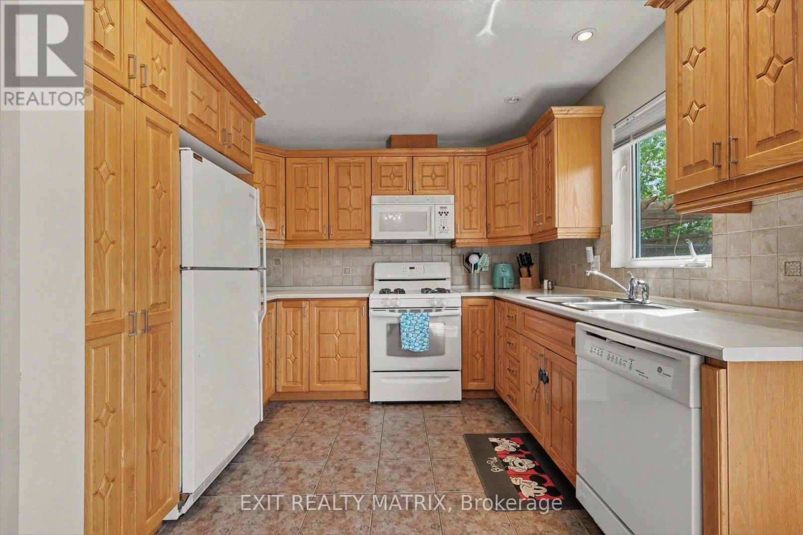 B - 15 Blais Street, Russell, Ontario  K0A 1W0 - Photo 10 - X13446254
