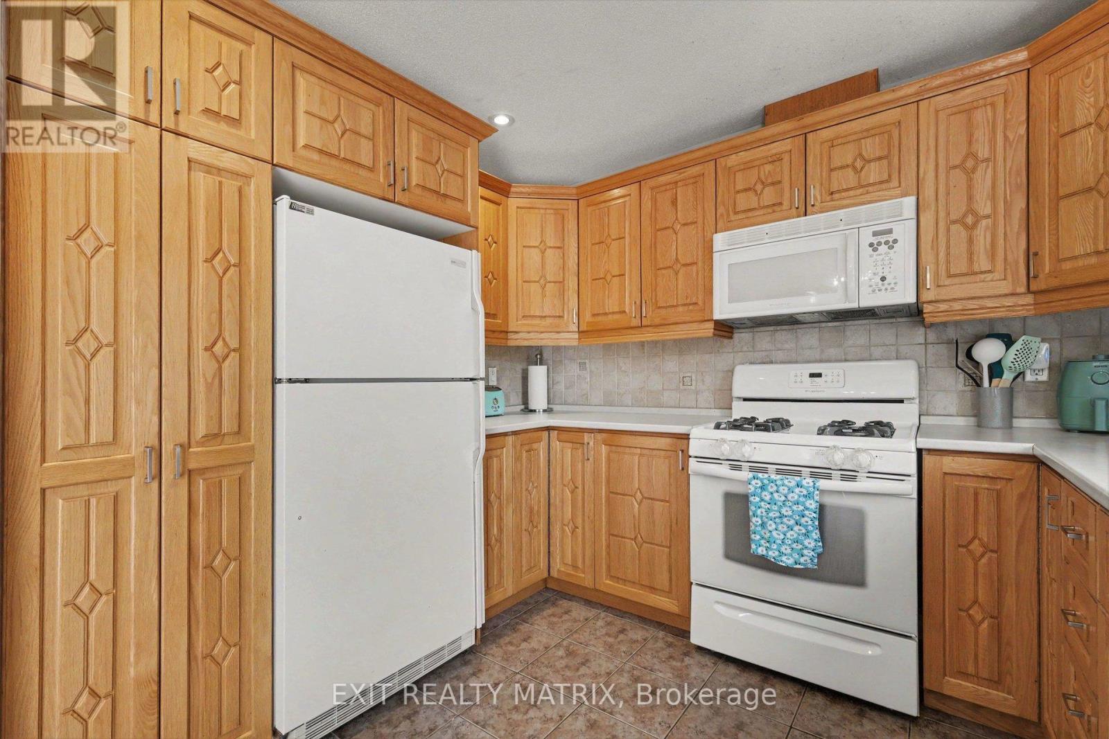 B - 15 Blais Street, Russell, Ontario  K0A 1W0 - Photo 11 - X13446254