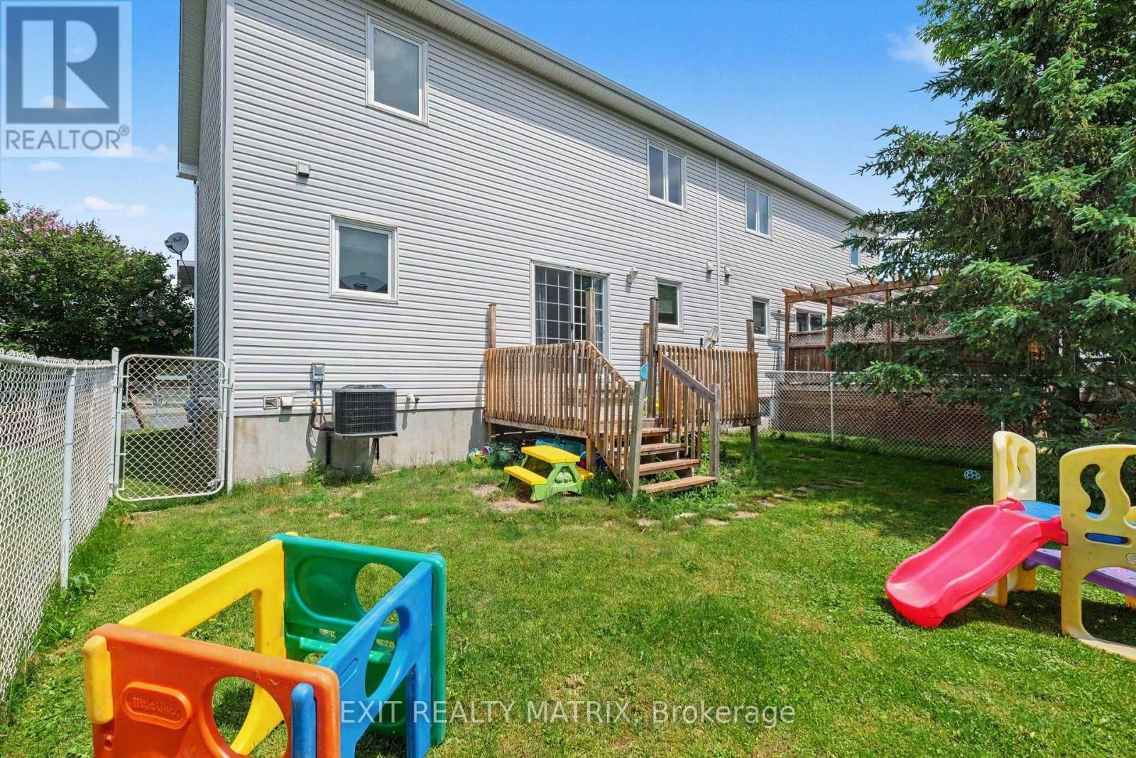 B - 15 Blais Street, Russell, Ontario  K0A 1W0 - Photo 28 - X13446254