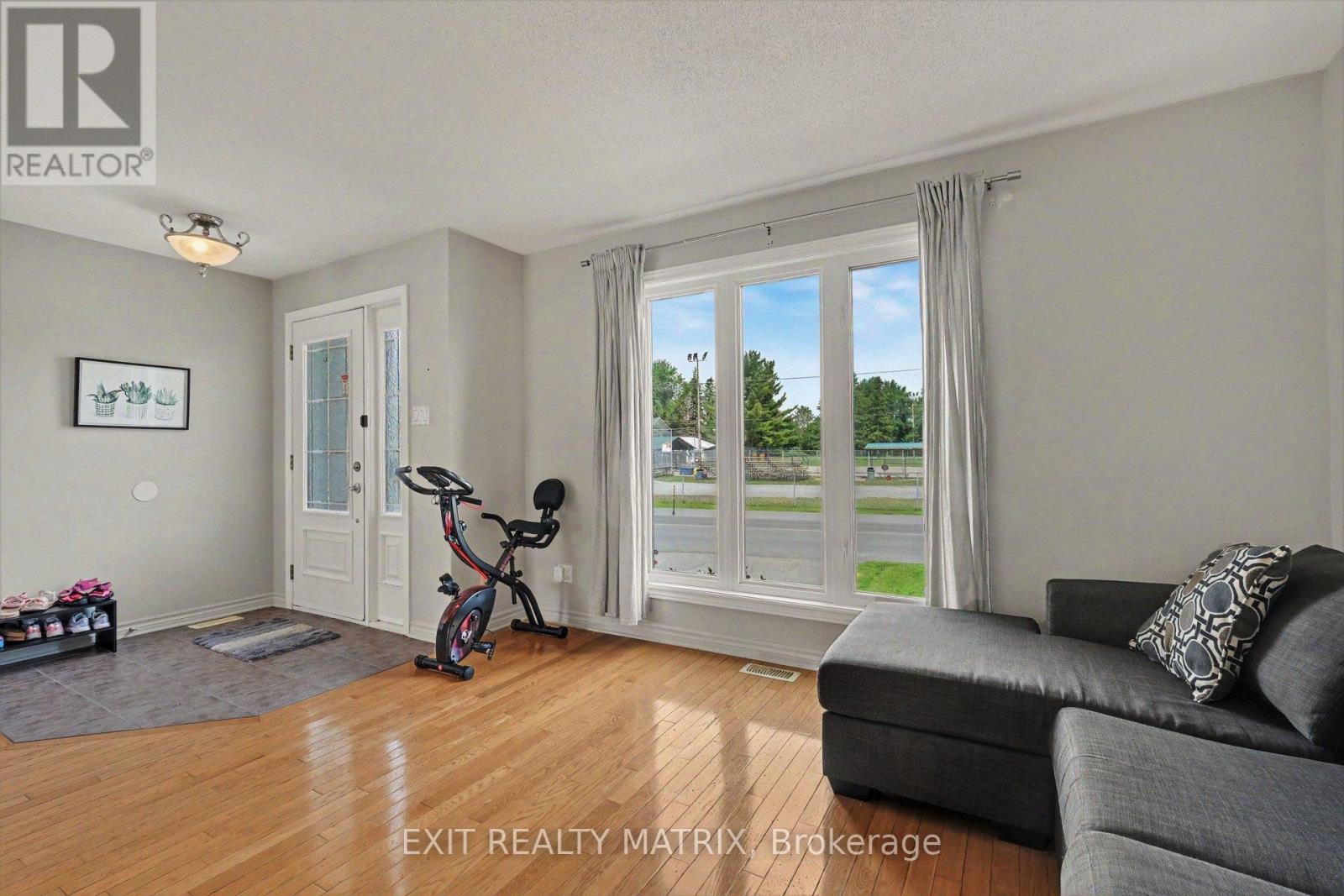 B - 15 Blais Street, Russell, Ontario  K0A 1W0 - Photo 6 - X13446254