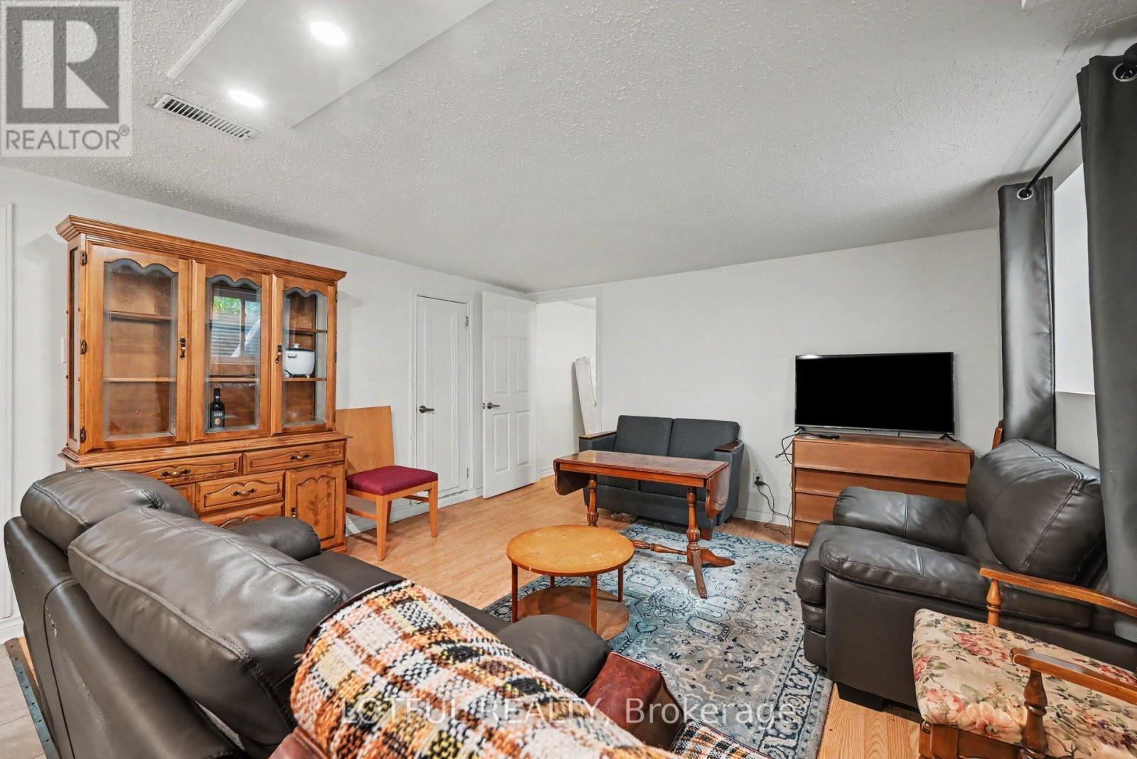 3 - 2427 Chasseur Avenue, Ottawa, Ontario  K1V 8E5 - Photo 4 - X13446430