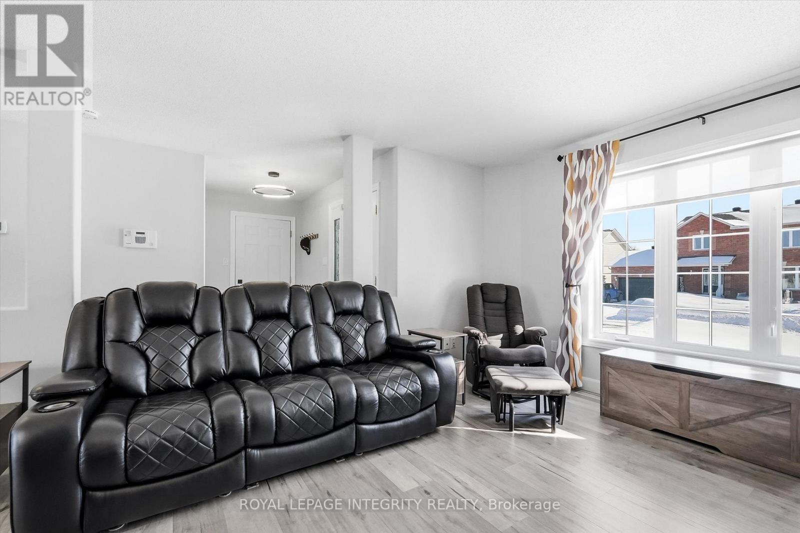 36 Frontenac Boulevard, Russell, Ontario  K0A 1W0 - Photo 8 - X13446708