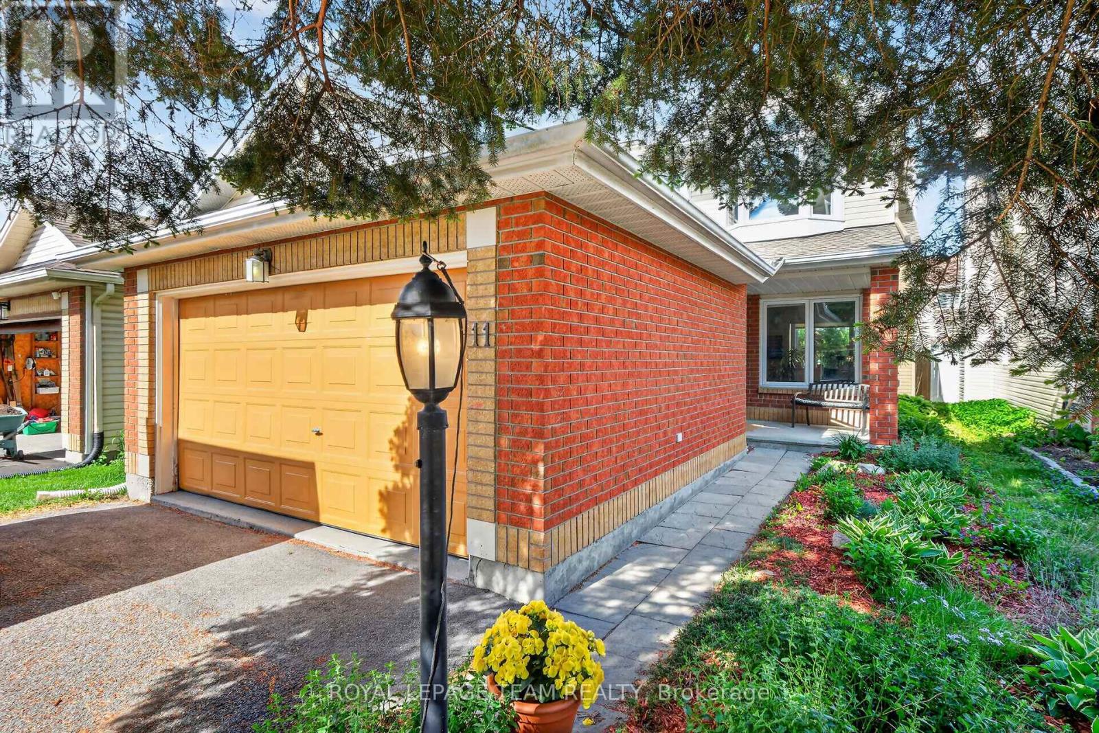 11 Avonhurst Avenue, Ottawa, Ontario  K2J 4K9 - Photo 2 - X13446898