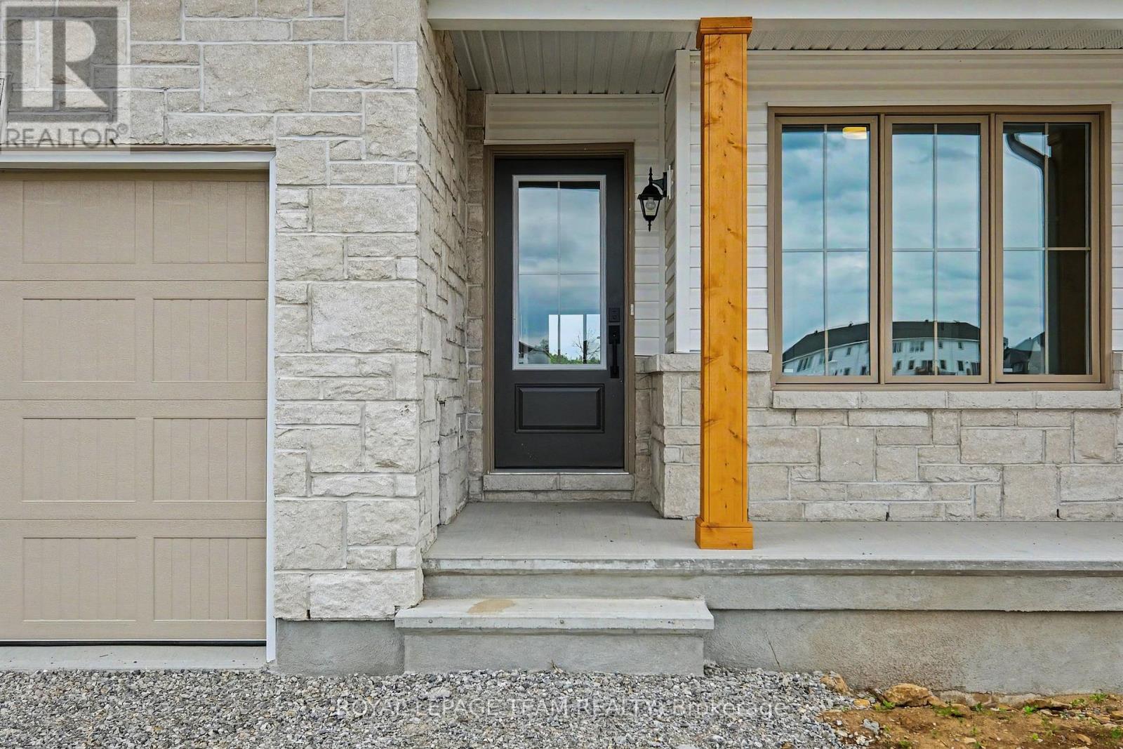68 Doctor Agnes Craine Drive, Smiths Falls, Ontario  K7A 0B8 - Photo 3 - X13446920
