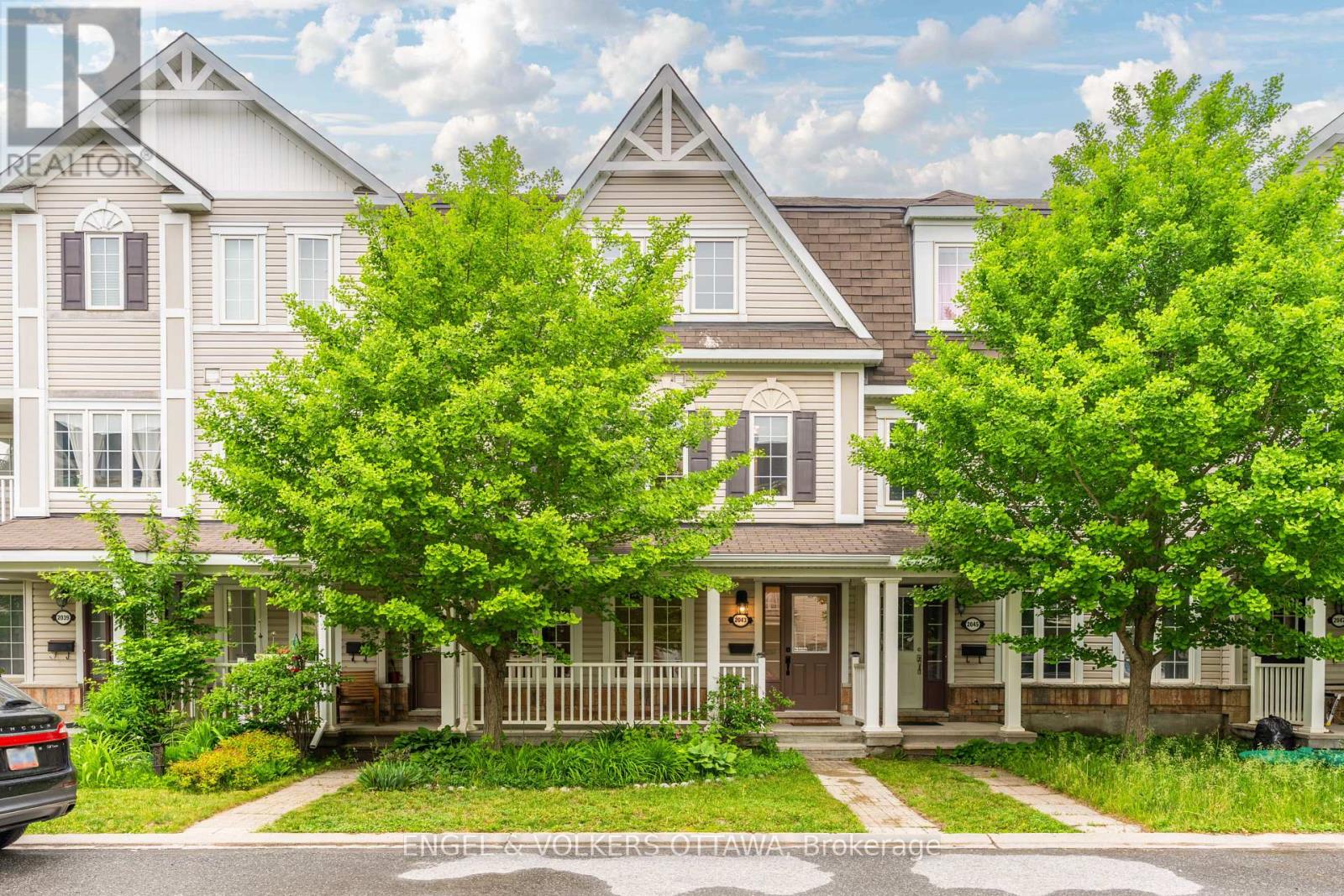 2043 MADRID AVENUE, Ottawa, Ontario