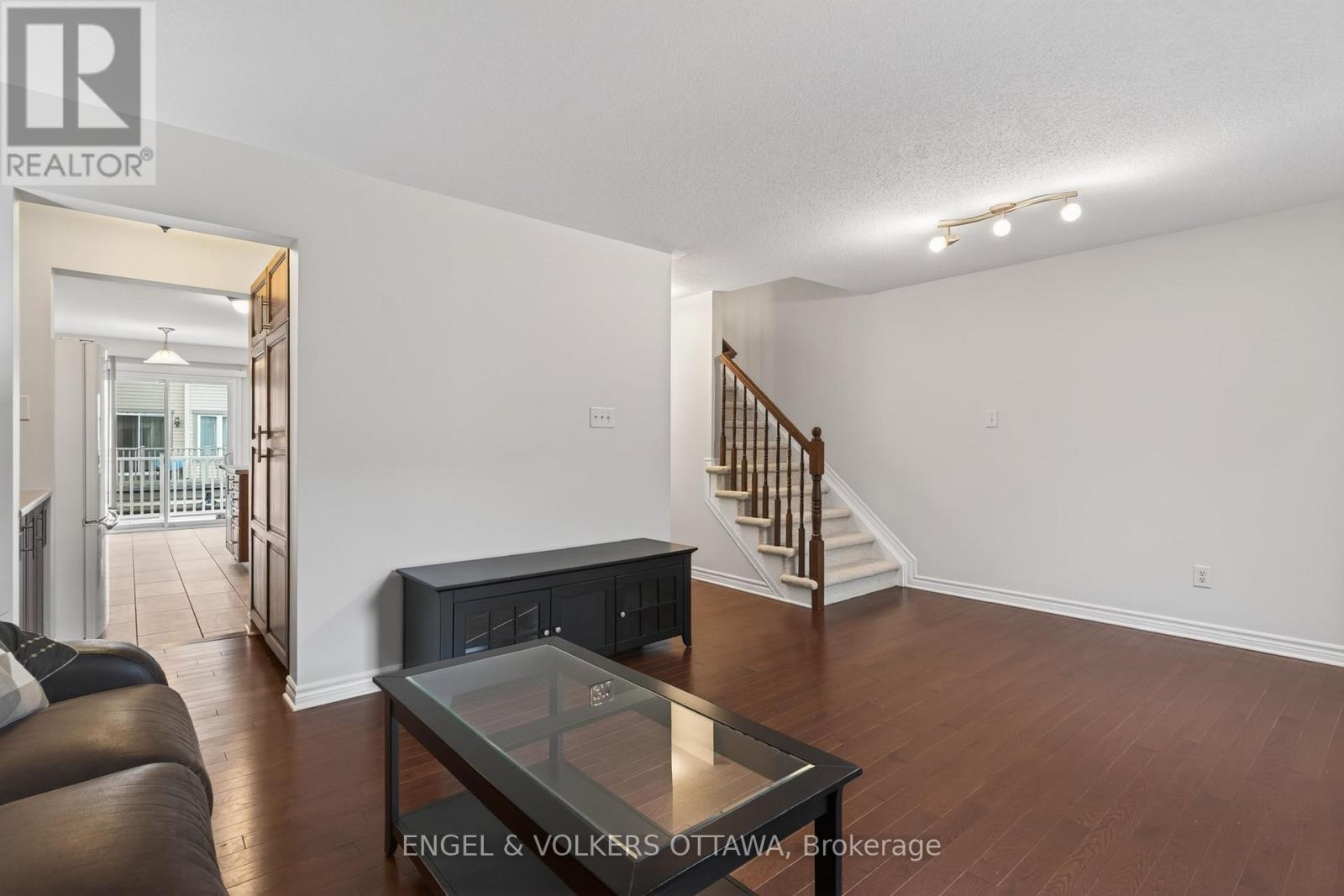 2043 Madrid Avenue, Ottawa, Ontario  K2J 0K1 - Photo 12 - X13447152