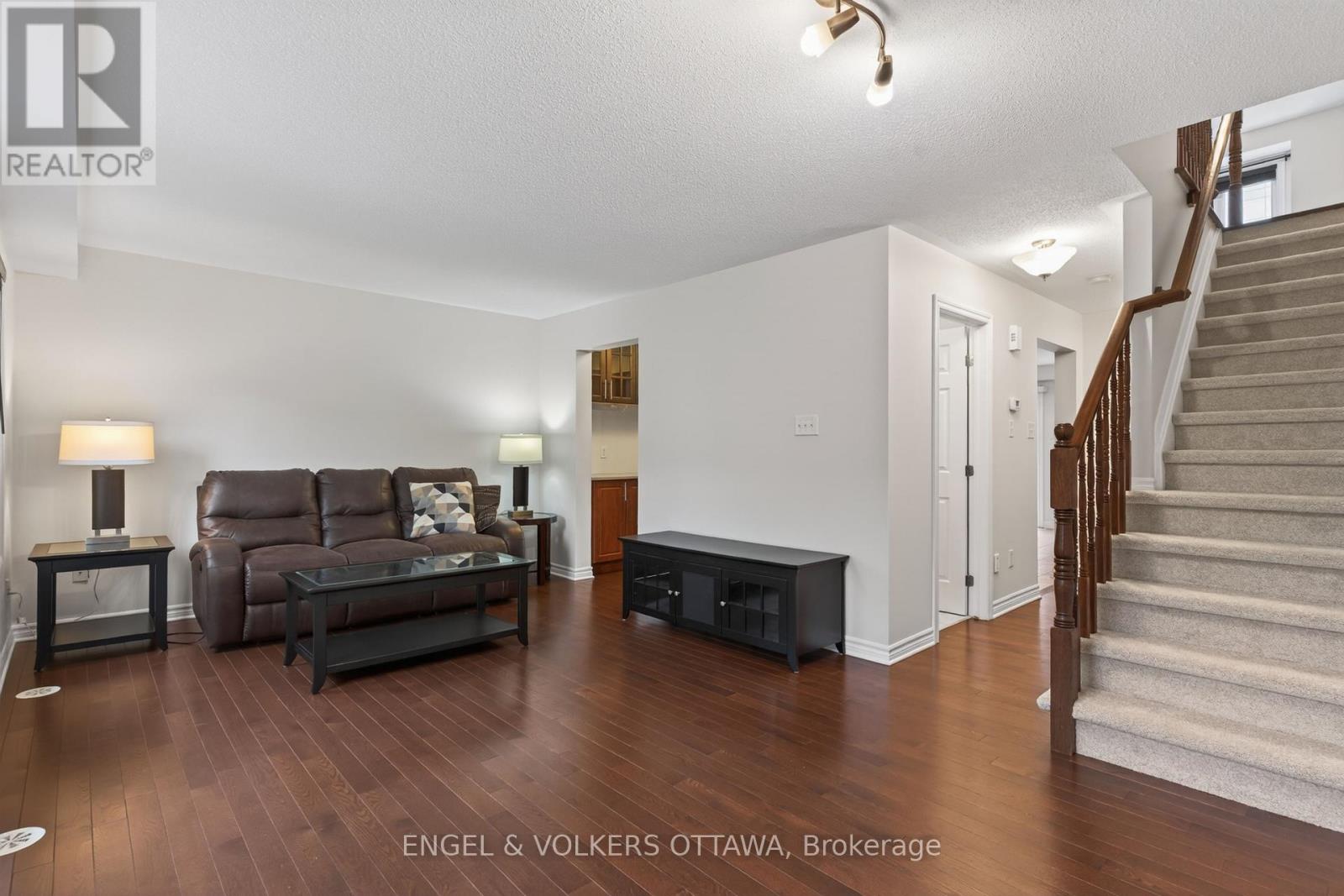 2043 Madrid Avenue, Ottawa, Ontario  K2J 0K1 - Photo 13 - X13447152