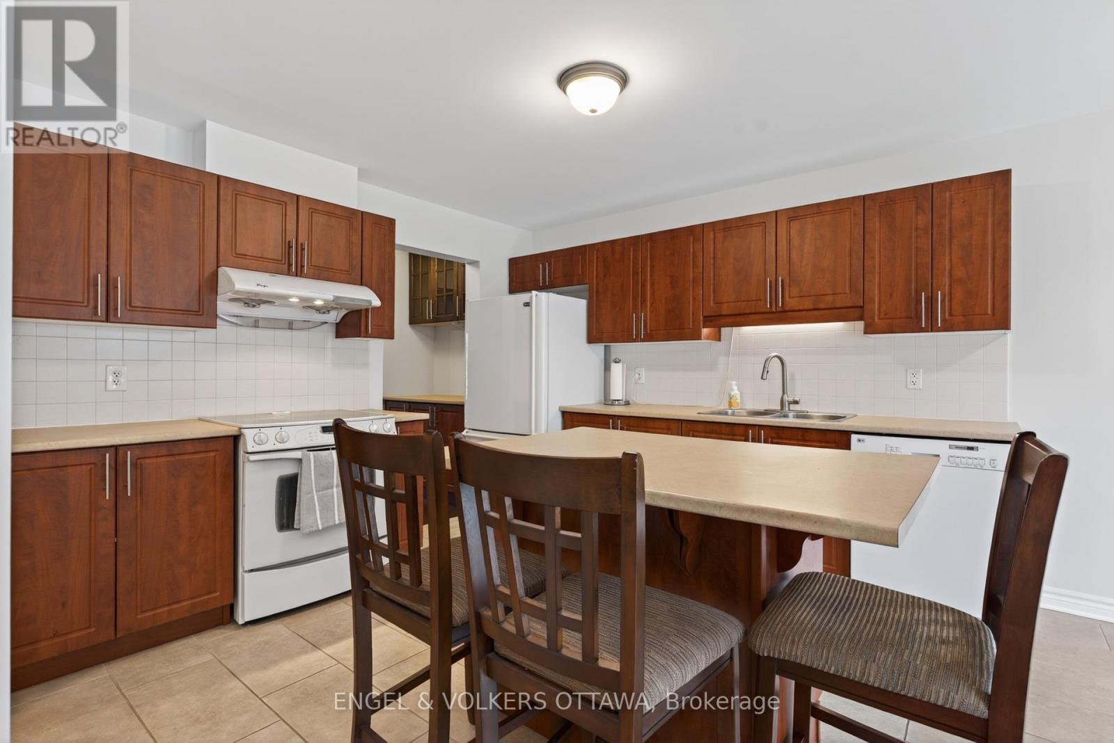 2043 Madrid Avenue, Ottawa, Ontario  K2J 0K1 - Photo 17 - X13447152