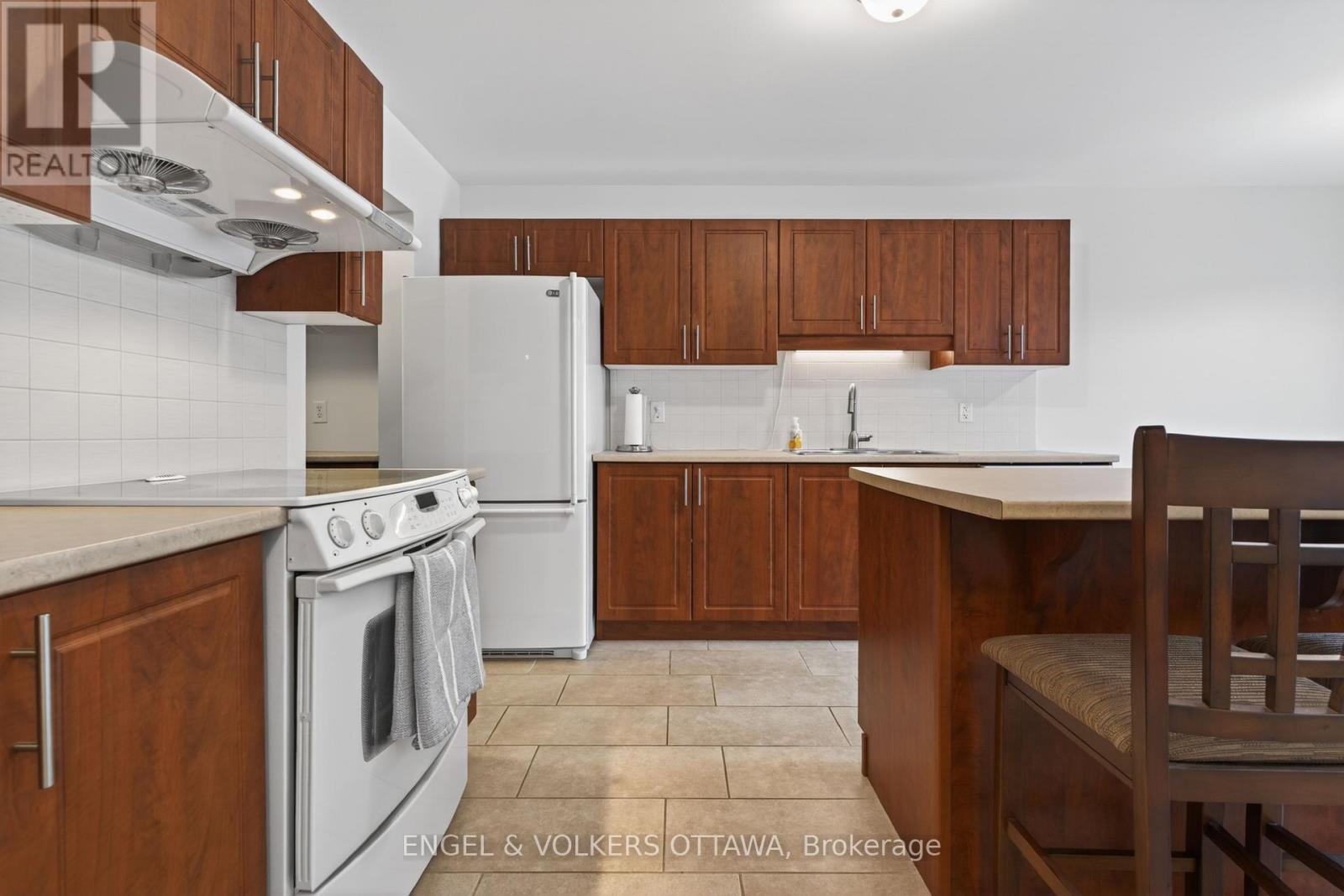 2043 Madrid Avenue, Ottawa, Ontario  K2J 0K1 - Photo 20 - X13447152