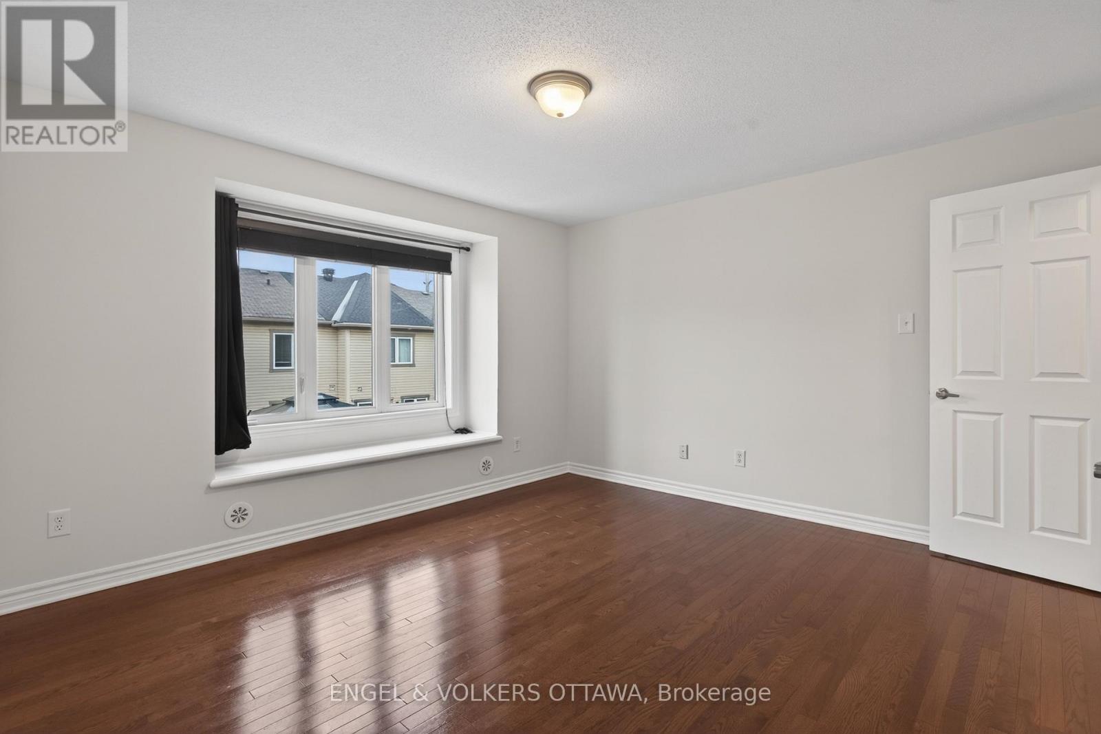 2043 Madrid Avenue, Ottawa, Ontario  K2J 0K1 - Photo 30 - X13447152