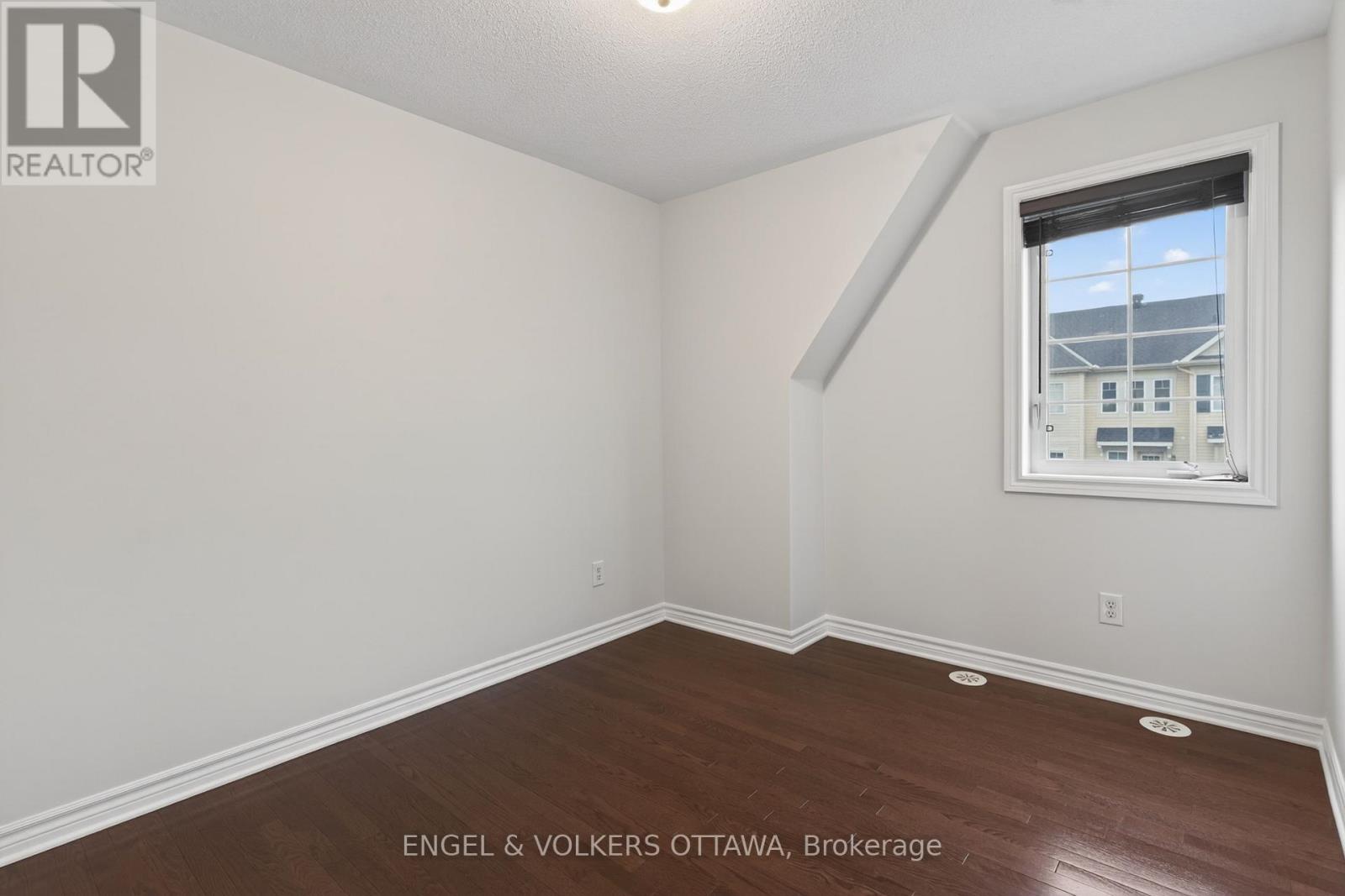 2043 Madrid Avenue, Ottawa, Ontario  K2J 0K1 - Photo 35 - X13447152