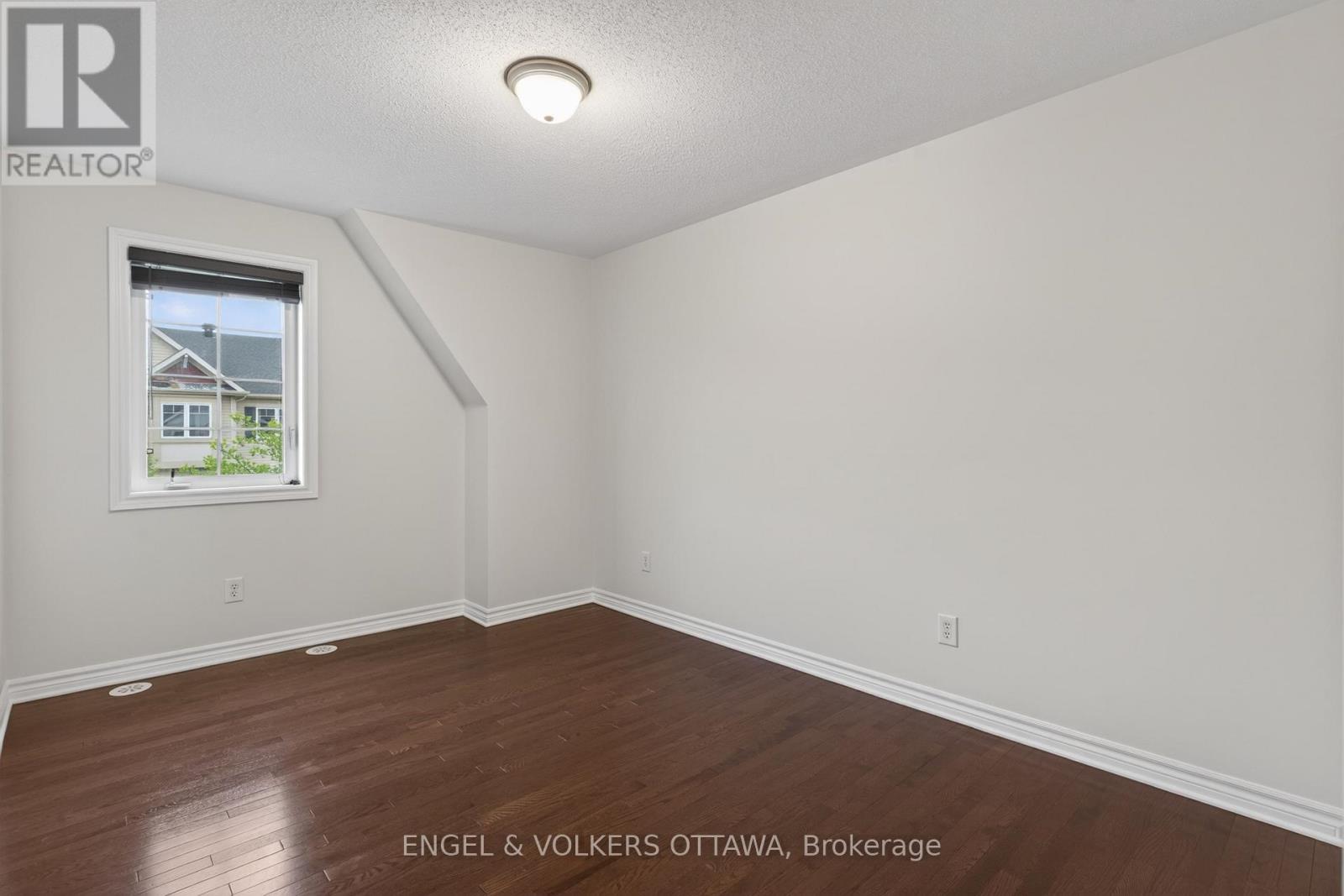 2043 Madrid Avenue, Ottawa, Ontario  K2J 0K1 - Photo 37 - X13447152