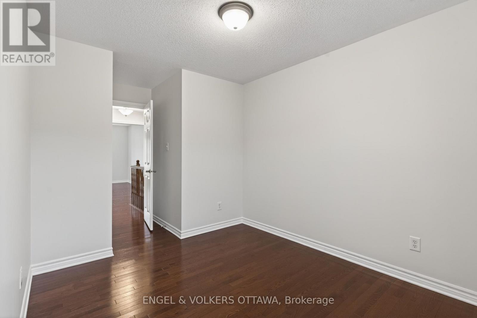 2043 Madrid Avenue, Ottawa, Ontario  K2J 0K1 - Photo 43 - X13447152