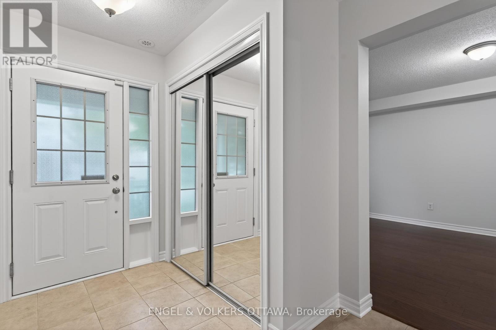 2043 Madrid Avenue, Ottawa, Ontario  K2J 0K1 - Photo 6 - X13447152