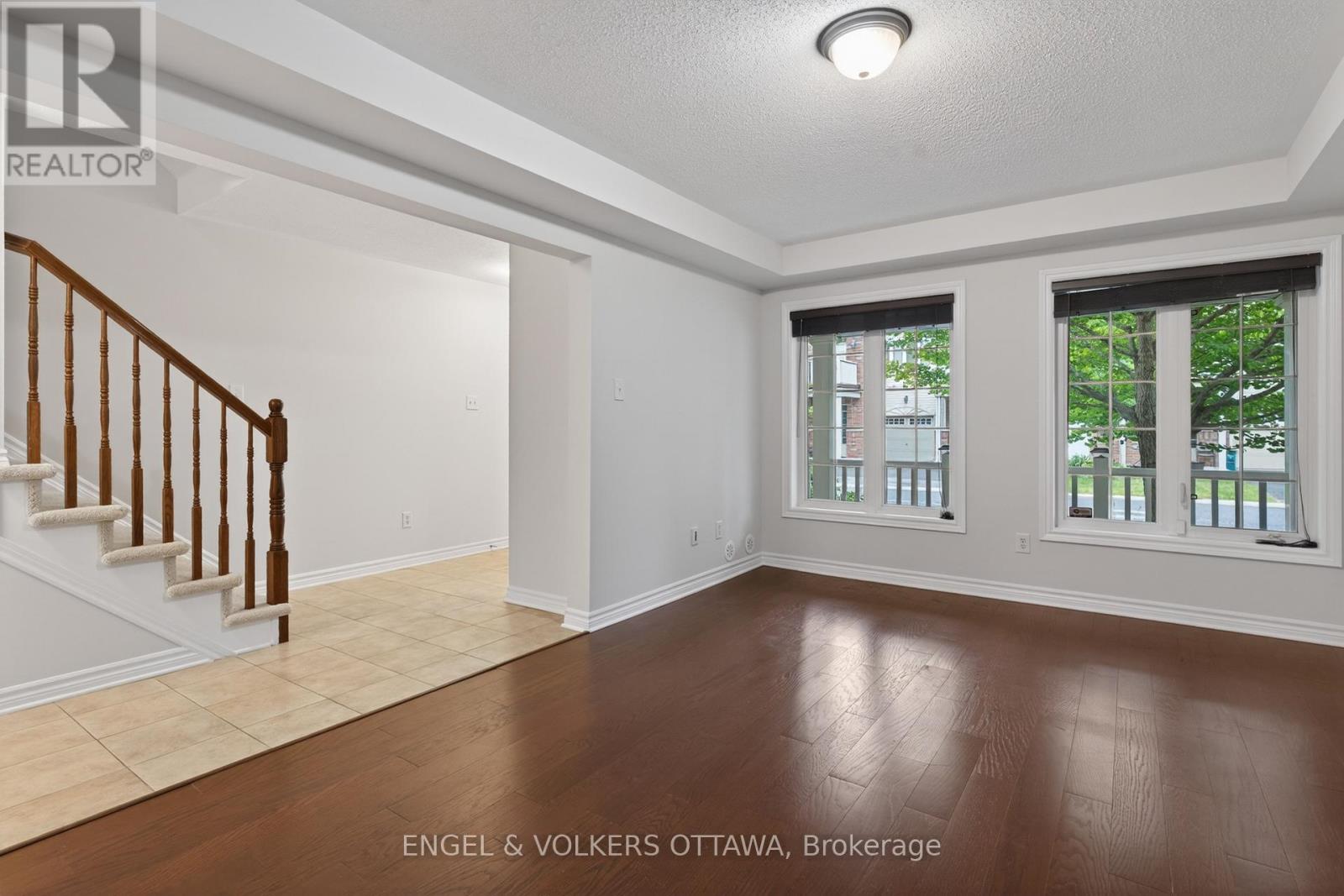2043 Madrid Avenue, Ottawa, Ontario  K2J 0K1 - Photo 7 - X13447152