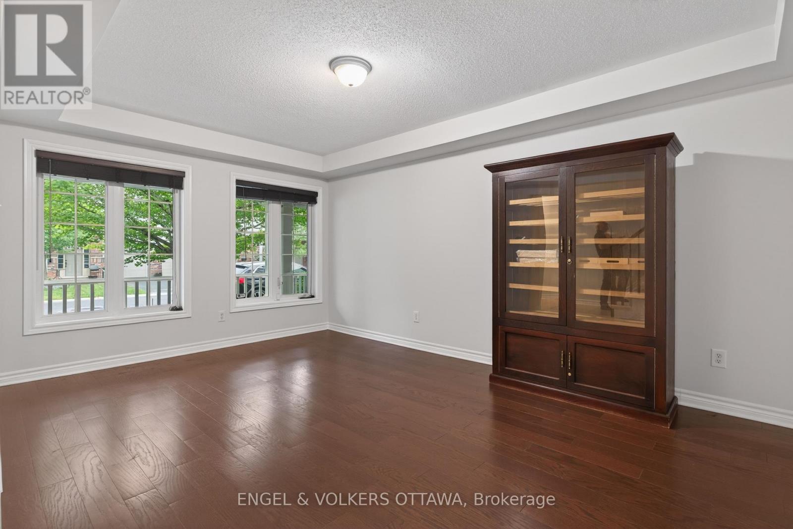 2043 Madrid Avenue, Ottawa, Ontario  K2J 0K1 - Photo 9 - X13447152
