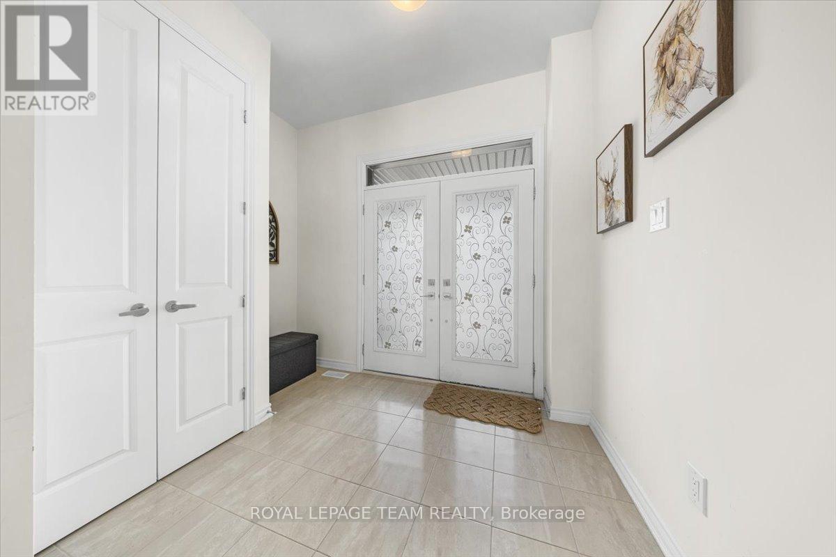 290 Turnbuckle Crescent, Ottawa, Ontario  K2J 7B7 - Photo 2 - X13447306