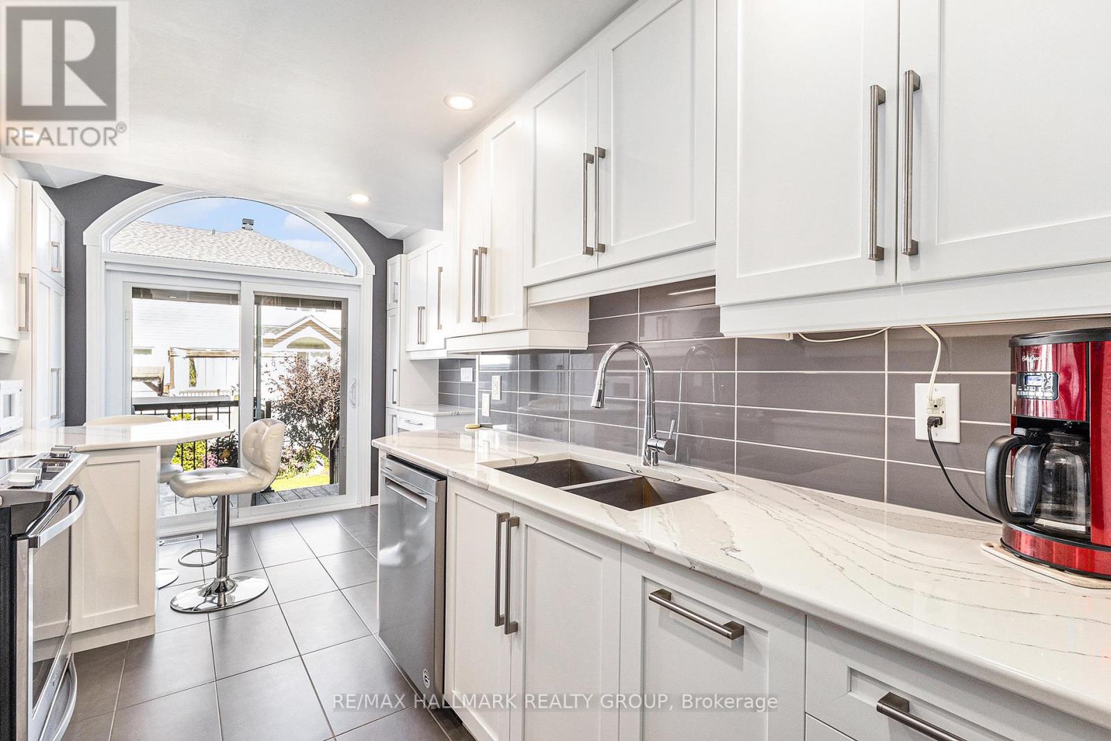 1019 Candlewood Street, Ottawa, Ontario  K4A 5E7 - Photo 4 - X13447684