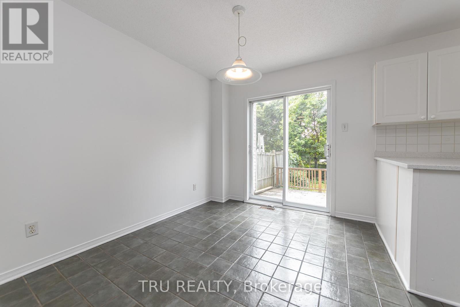 135 Margrave Avenue, Ottawa, Ontario  K1T 3X8 - Photo 16 - X13447734