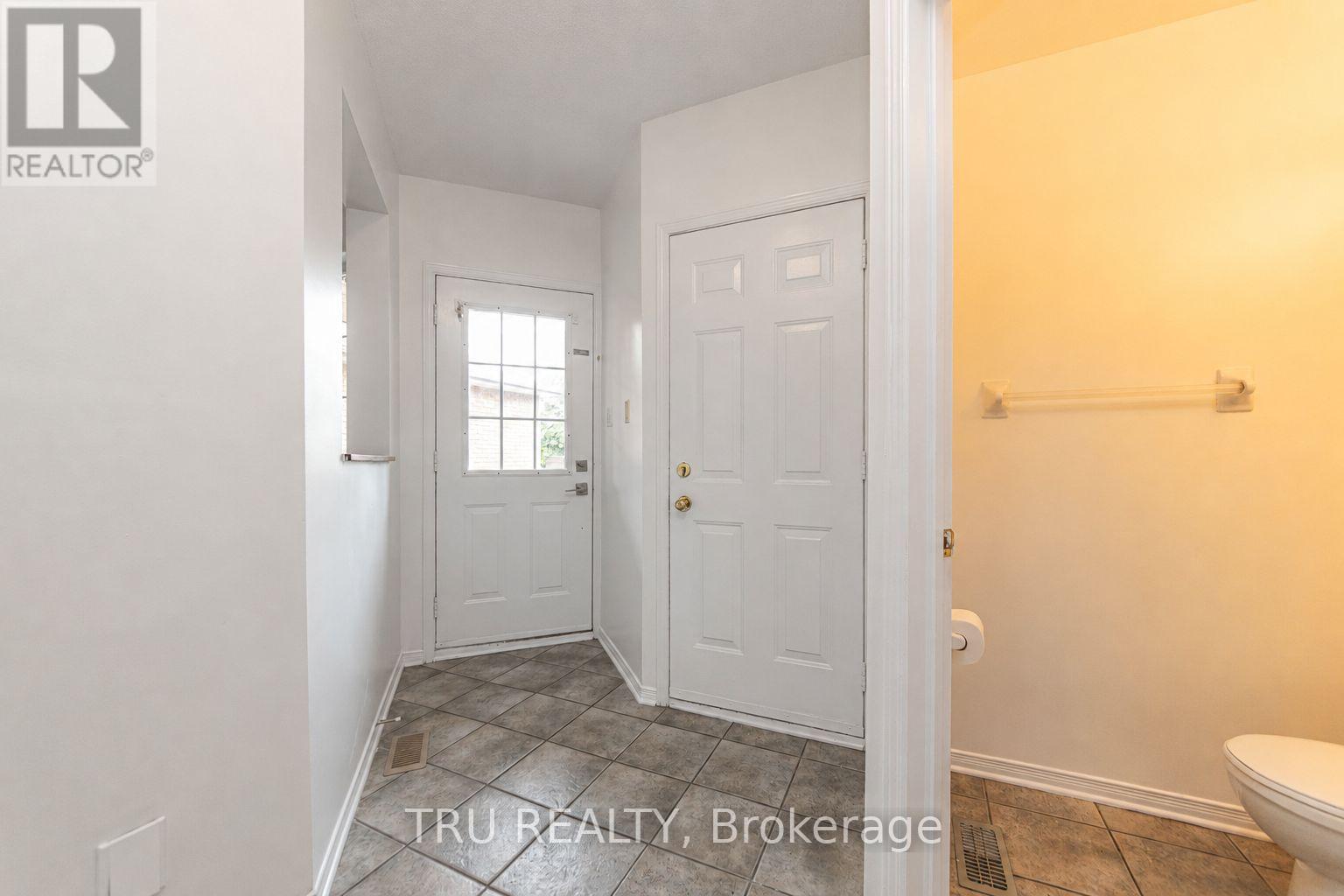 135 Margrave Avenue, Ottawa, Ontario  K1T 3X8 - Photo 7 - X13447734