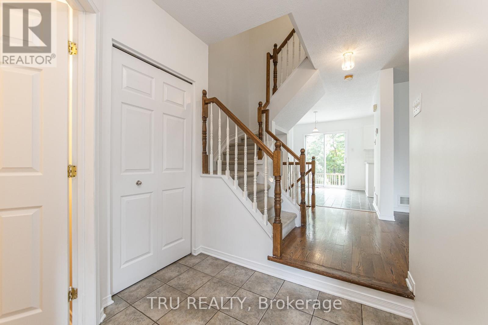 135 Margrave Avenue, Ottawa, Ontario  K1T 3X8 - Photo 8 - X13447734