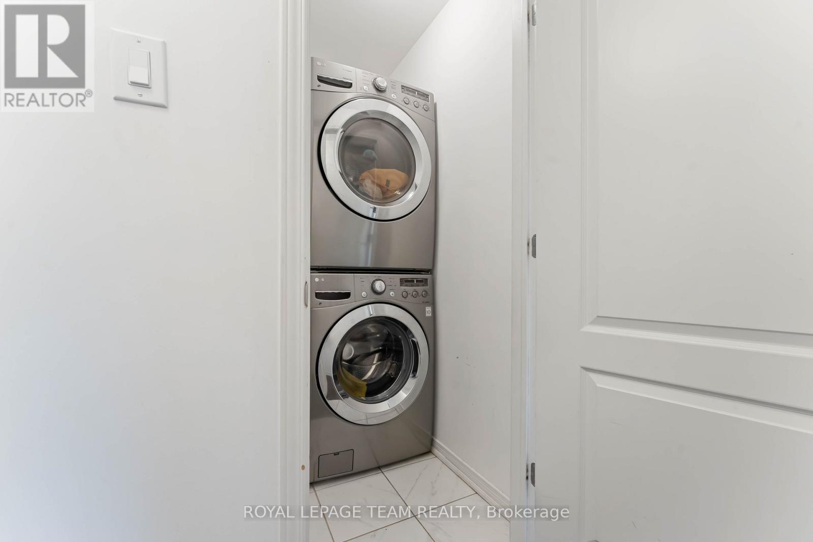 359 Melodie Street, Ottawa, Ontario  K1W 0L8 - Photo 32 - X13447772