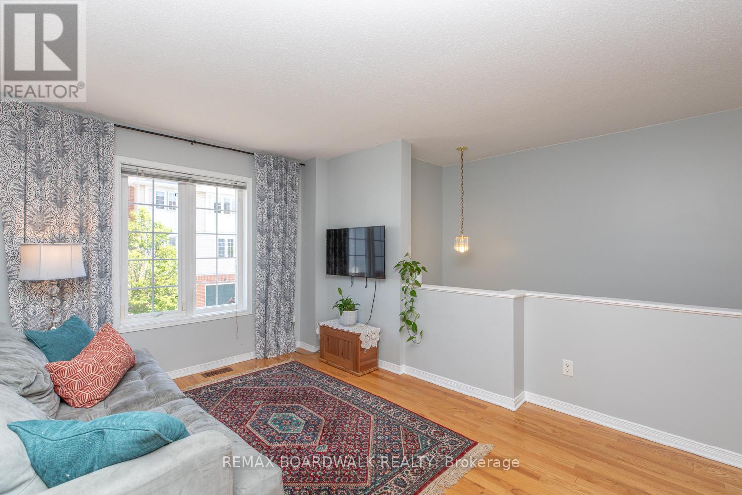 112 Wharhol Private, Ottawa, Ontario  K2H 1G6 - Photo 5 - X13447858