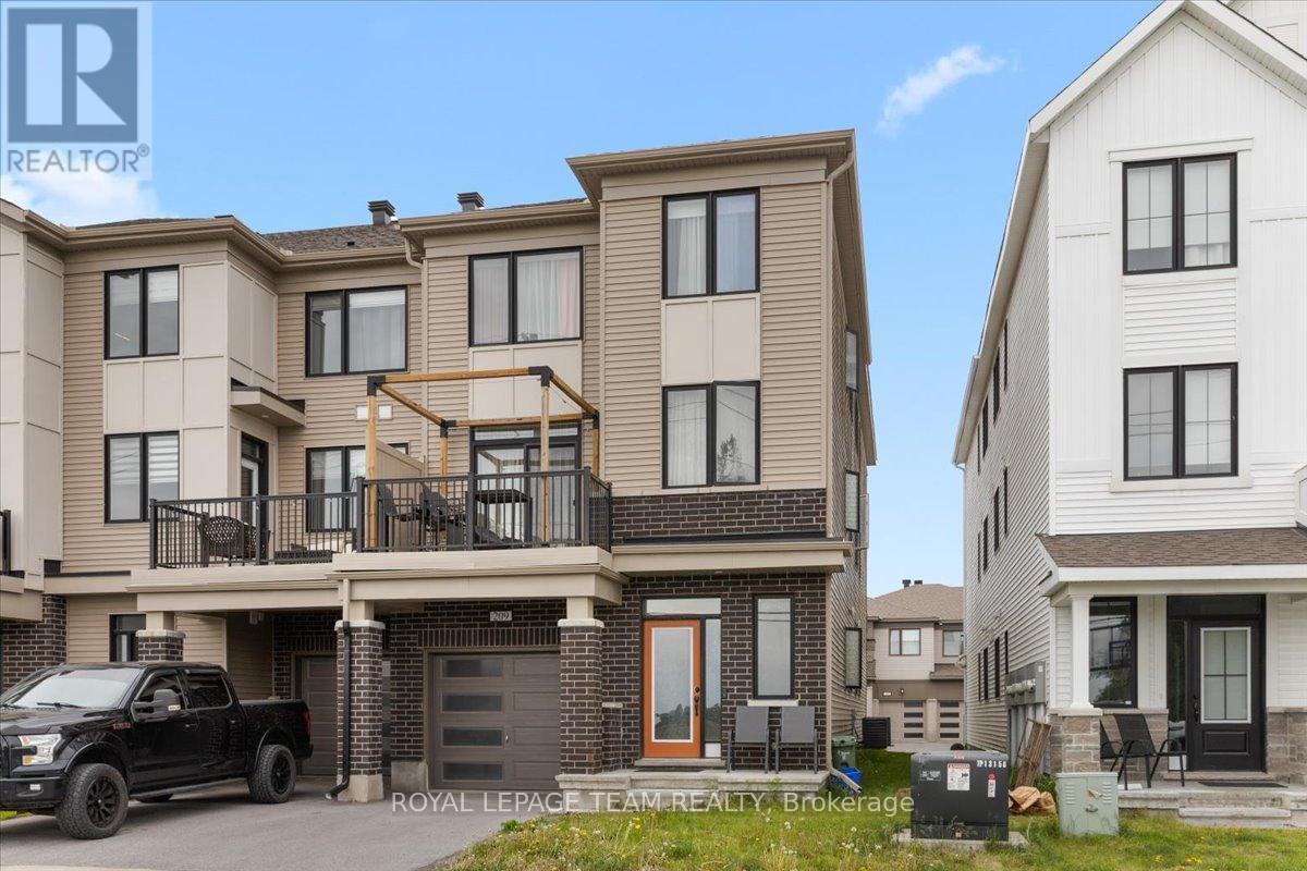 209 Hibernian Walk, Ottawa, Ontario  K2V 0R6 - Photo 2 - X13448198