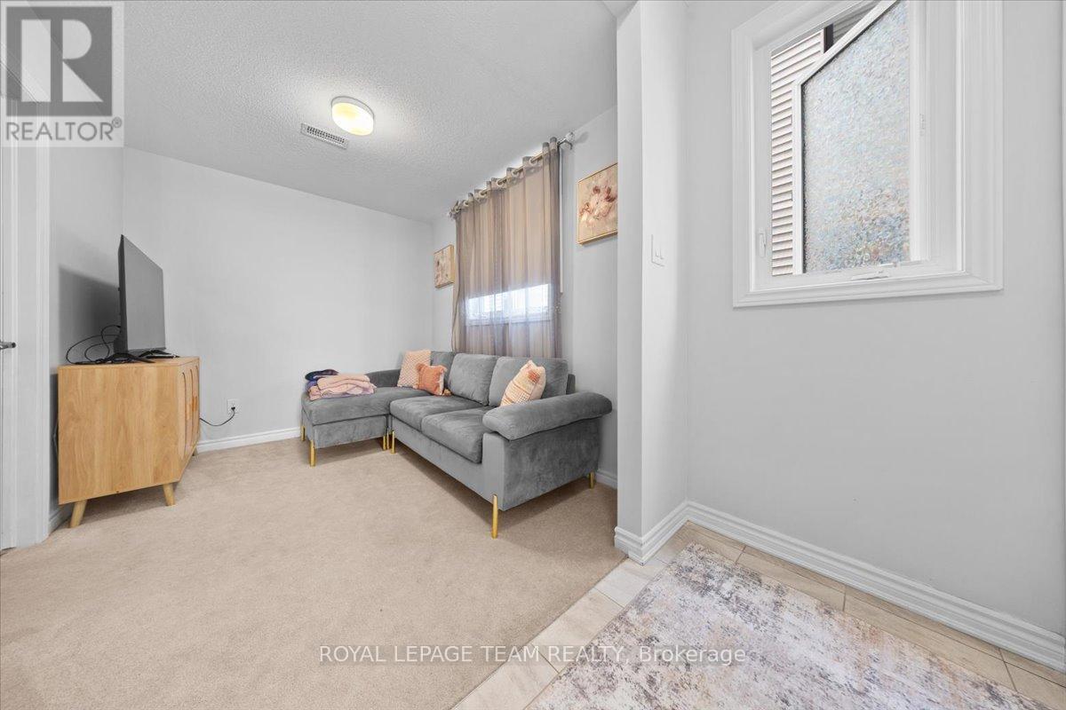 209 Hibernian Walk, Ottawa, Ontario  K2V 0R6 - Photo 5 - X13448198
