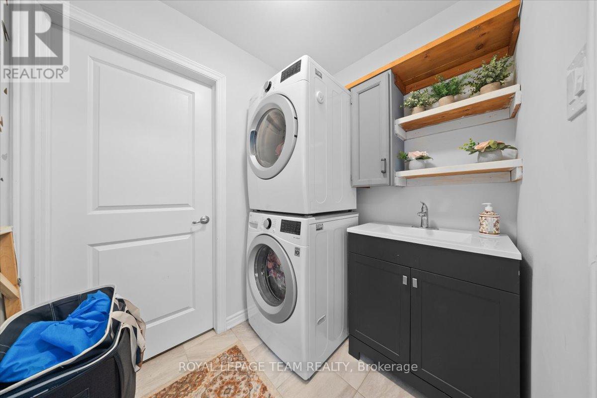 209 Hibernian Walk, Ottawa, Ontario  K2V 0R6 - Photo 6 - X13448198
