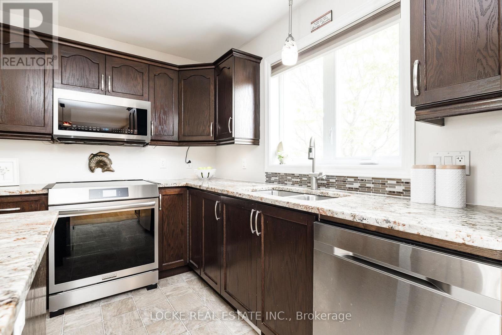 20 Pebblemill Lane, Russell, Ontario  K4R 0A8 - Photo 10 - X13448202