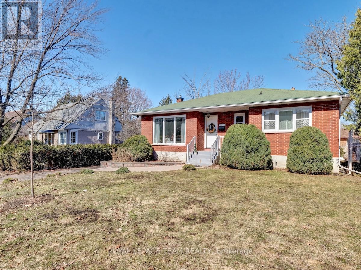 1233 Cheverton Avenue, Ottawa, Ontario  K1H 7P5 - Photo 3 - X13448458