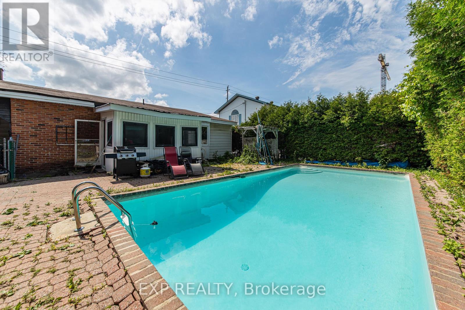 789 Blair Road E, Ottawa, Ontario  K1J 7M5 - Photo 4 - X13448468