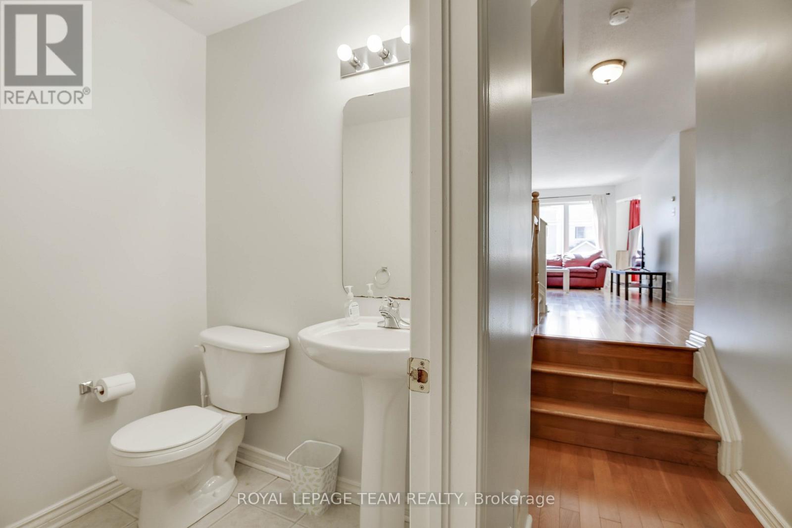 33 Scampton Drive, Ottawa, Ontario  K2W 1G1 - Photo 5 - X13448606
