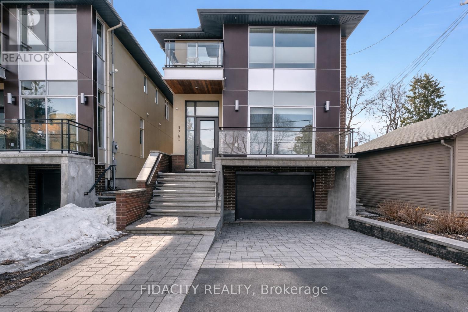 376 C Wilmont Avenue, Ottawa, Ontario  K2A 0B1 - Photo 1 - X13448670