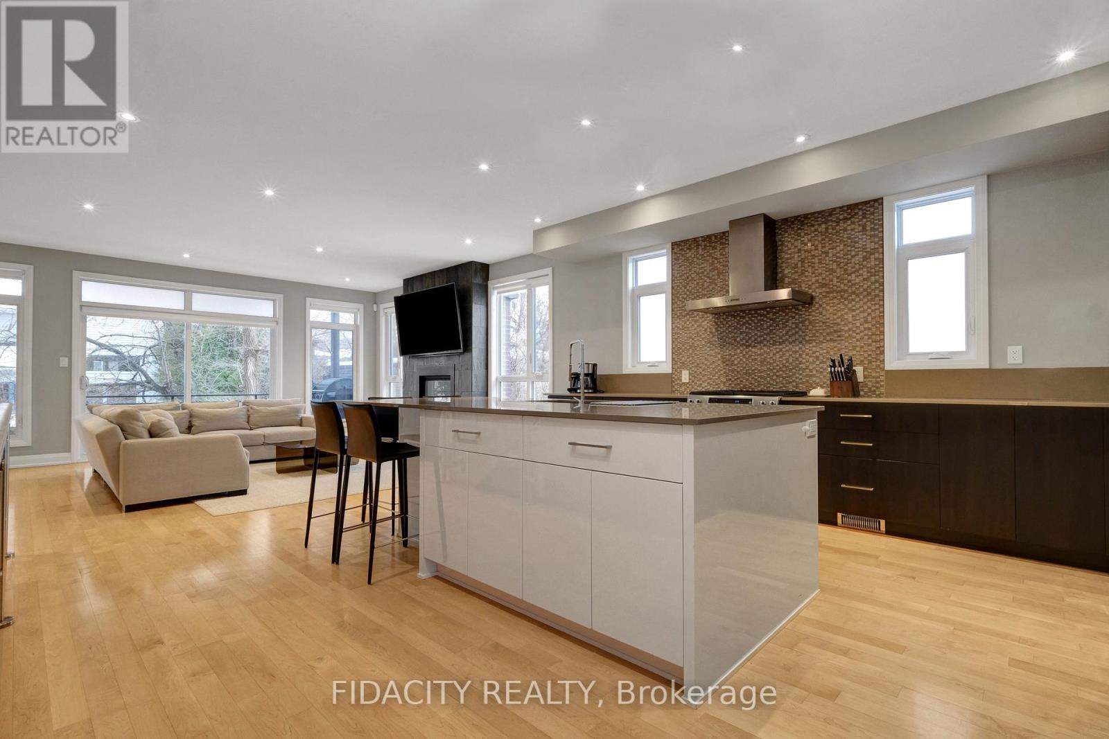 376 C Wilmont Avenue, Ottawa, Ontario  K2A 0B1 - Photo 11 - X13448670