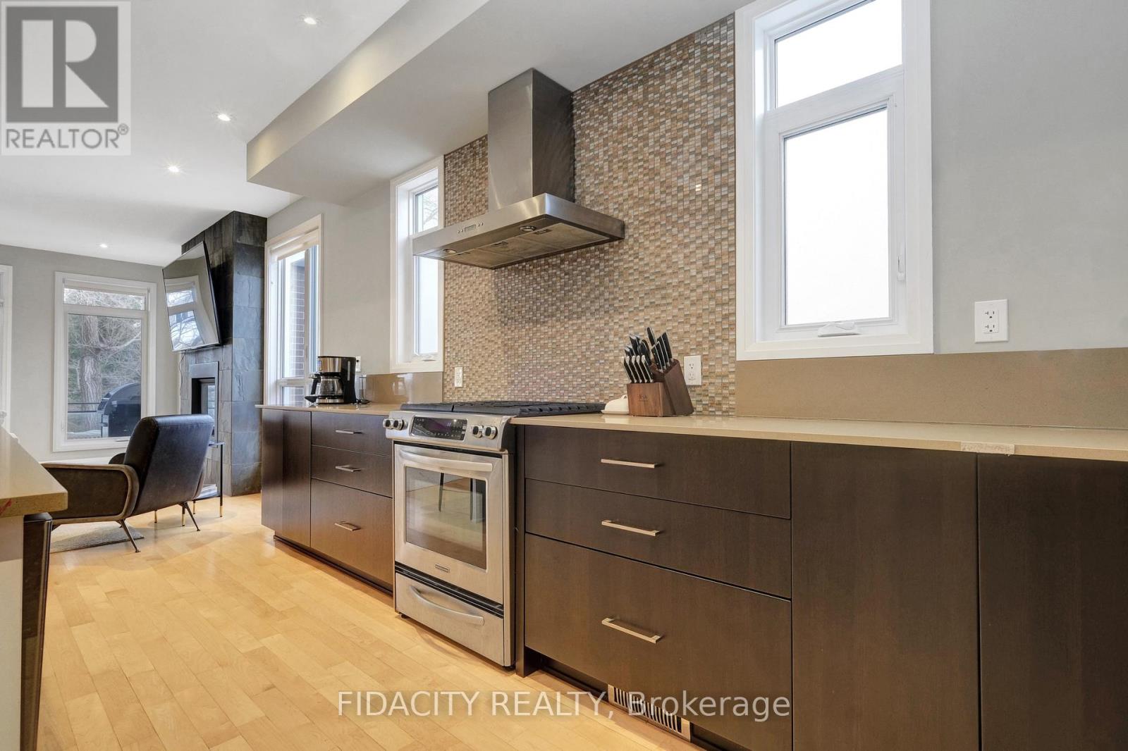 376 C Wilmont Avenue, Ottawa, Ontario  K2A 0B1 - Photo 12 - X13448670
