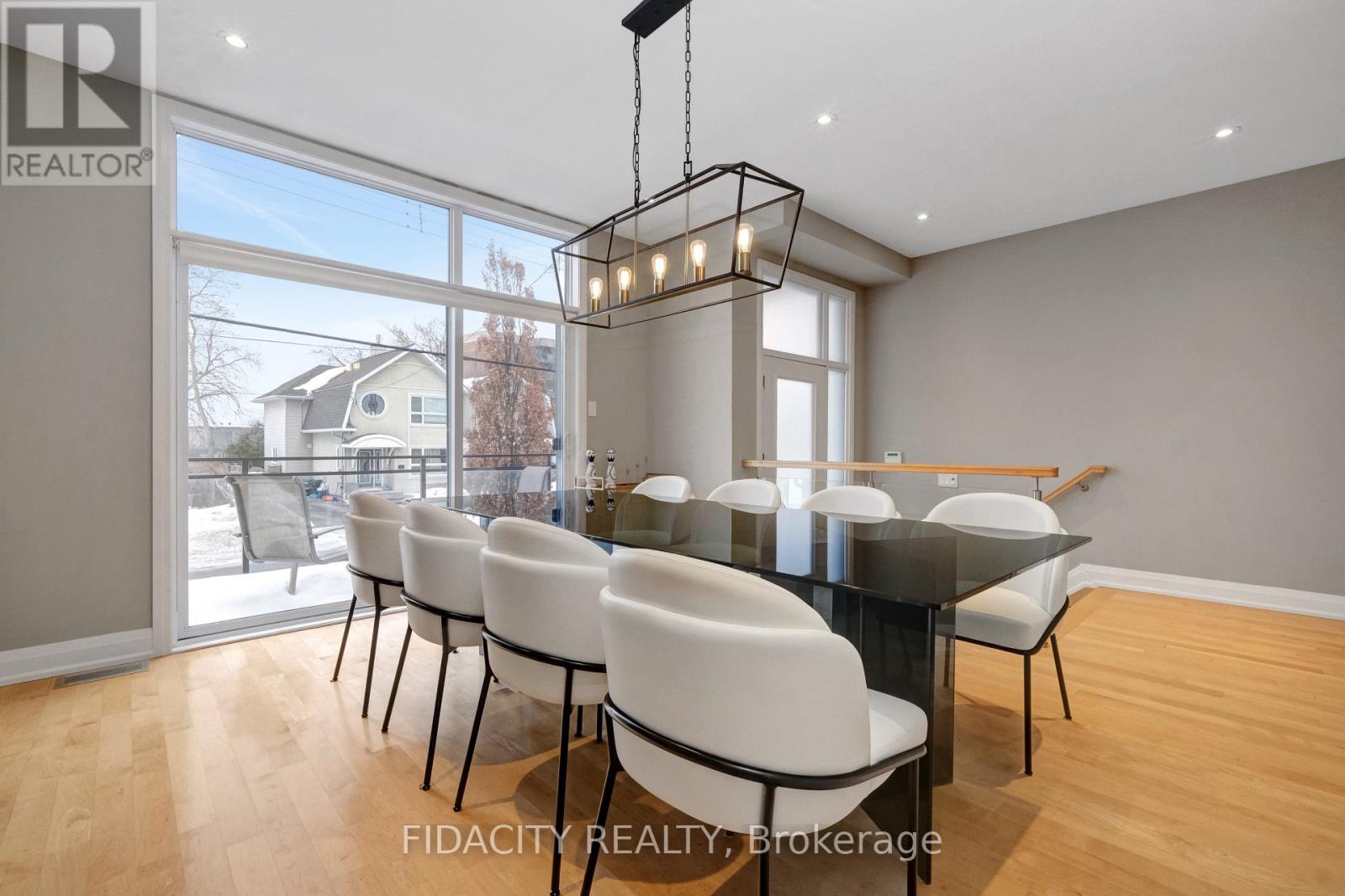 376 C Wilmont Avenue, Ottawa, Ontario  K2A 0B1 - Photo 3 - X13448670