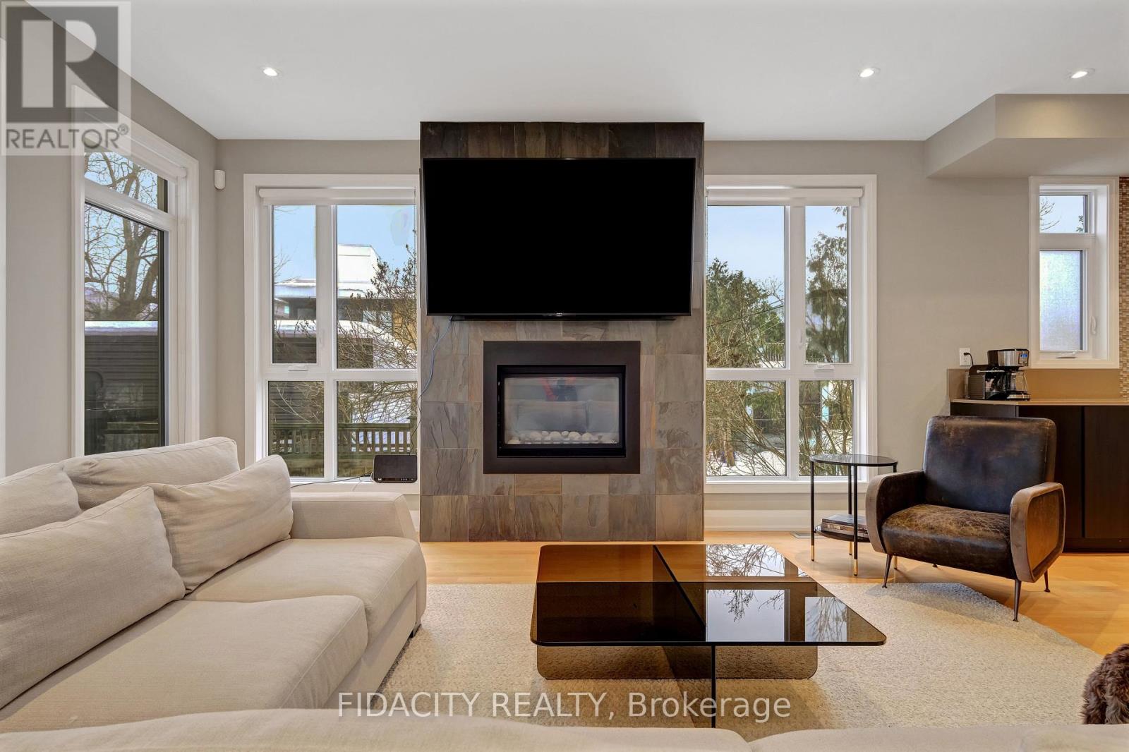 376 C Wilmont Avenue, Ottawa, Ontario  K2A 0B1 - Photo 8 - X13448670