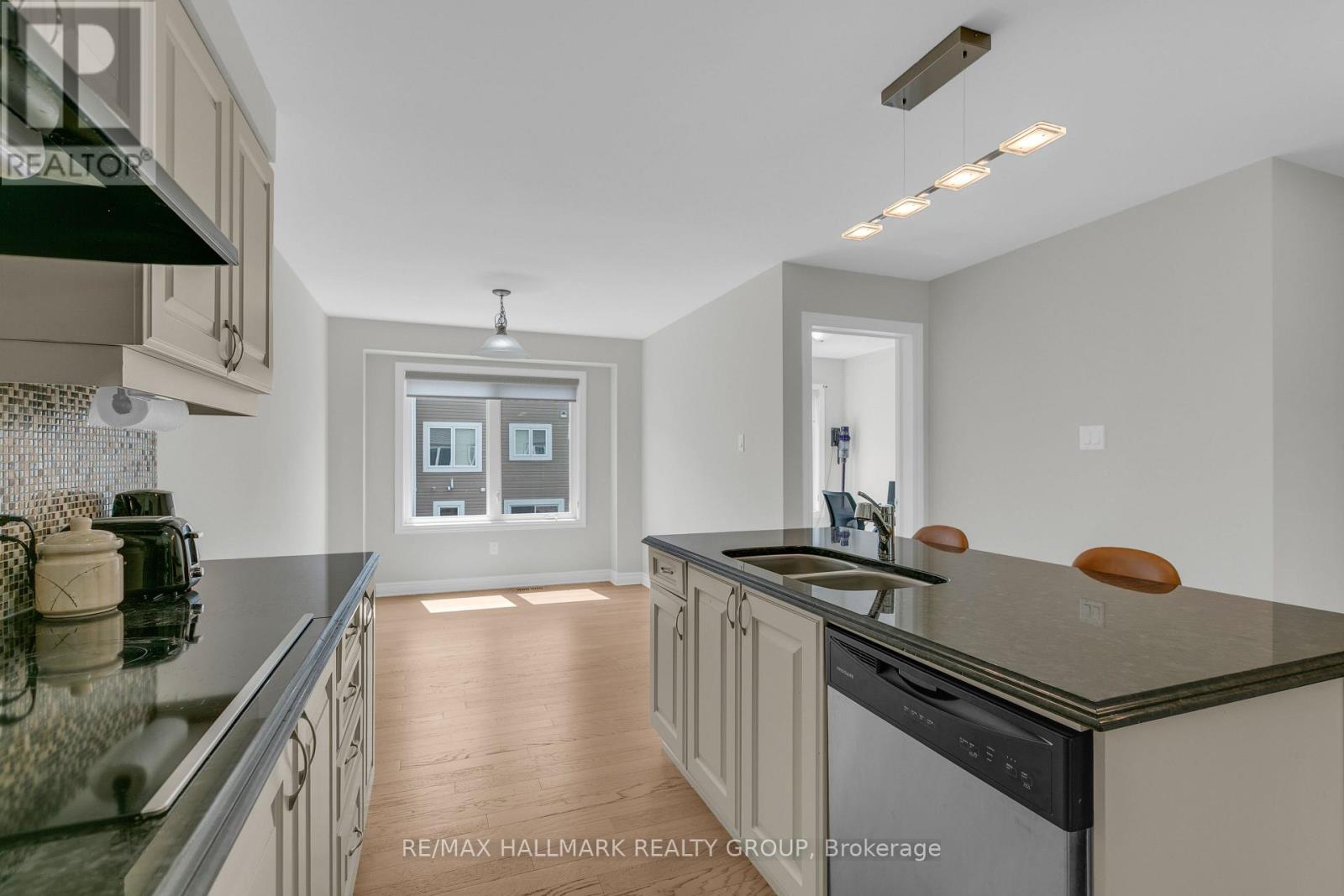 167 Gelderland Private, Ottawa, Ontario  K2V 0H8 - Photo 12 - X13448728