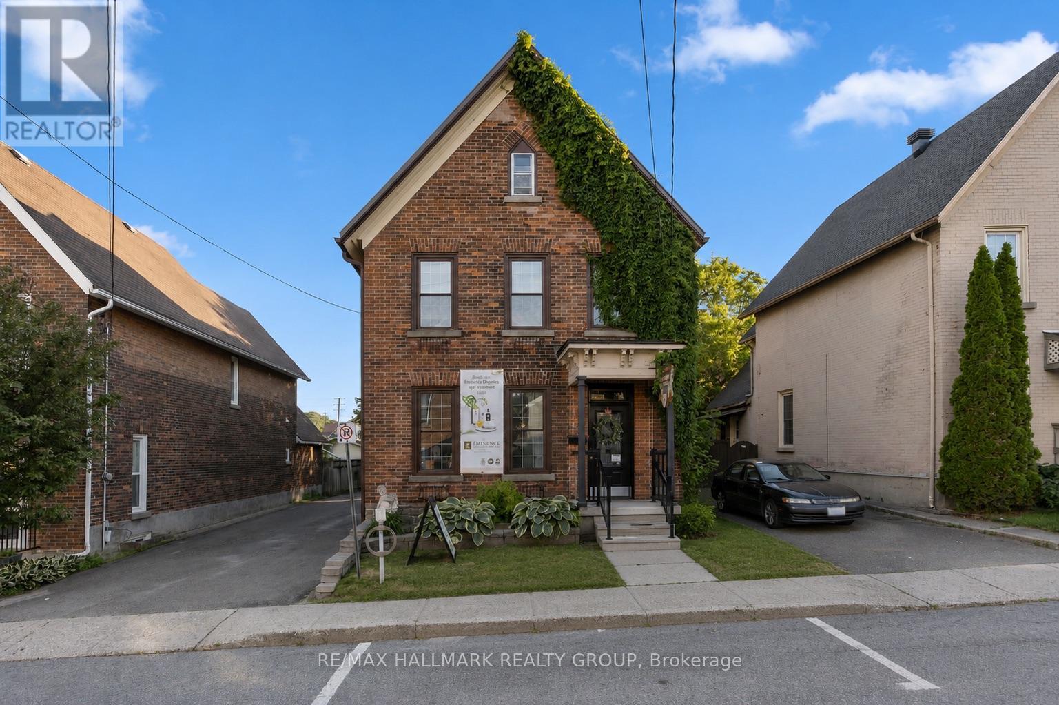32 St. Andrew Street, Brockville, Ontario  K6V 4X4 - Photo 2 - X13448784
